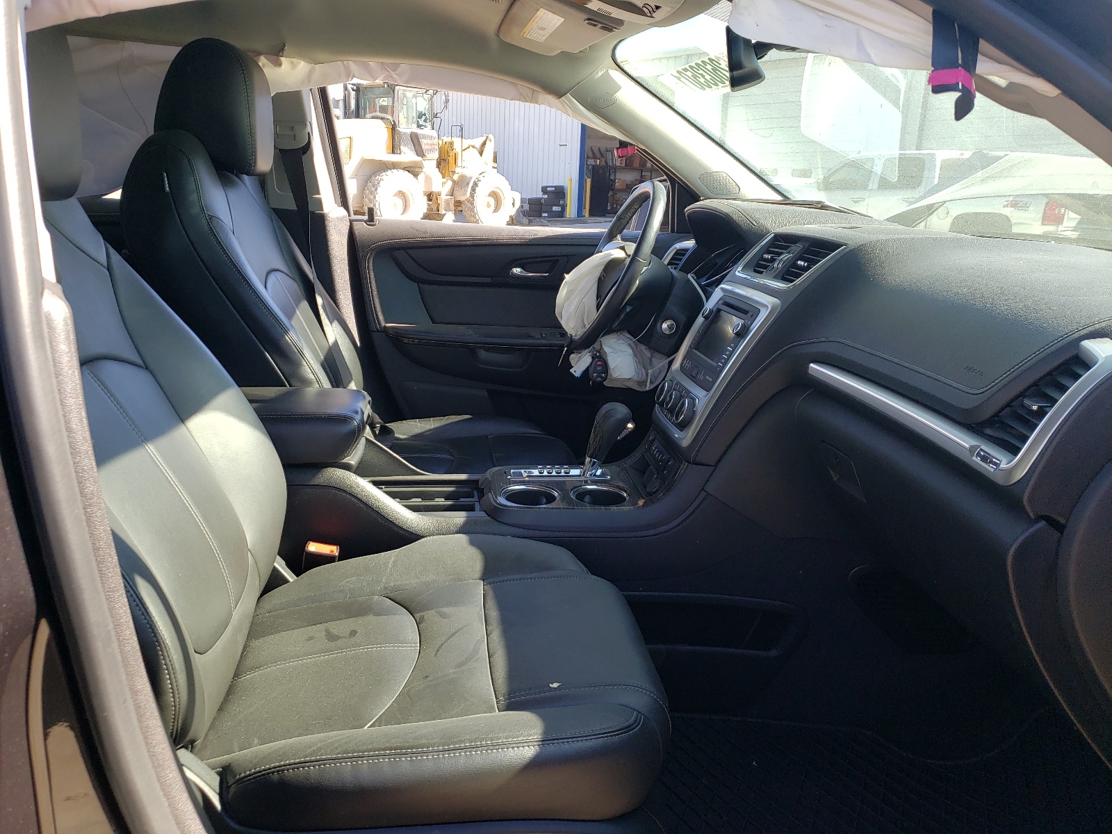 Photo 5 from auction – 2016 GMC ACADIA SLT with VIN 1GKKRRKD9GJ221141