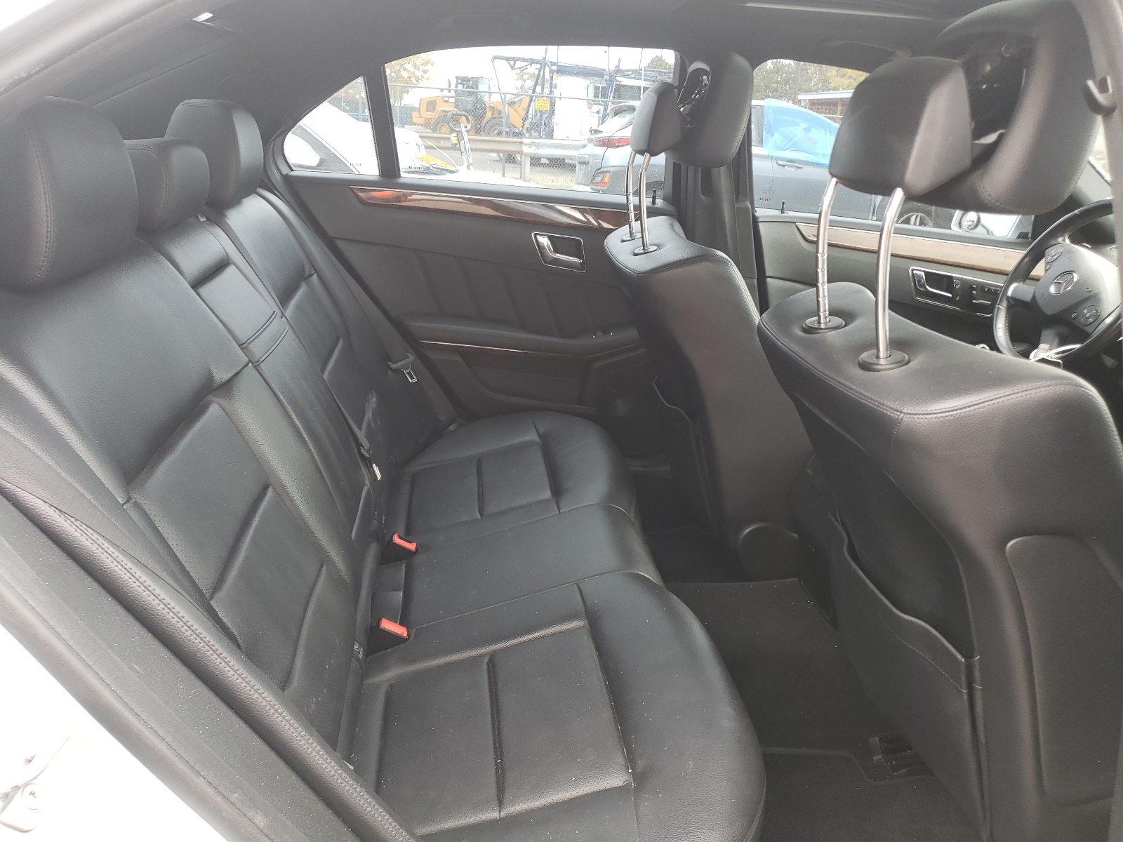 Photo 6 from auction – 2011 MERCEDES-BENZ E 350 4MAT with VIN WDDHF8HB5BA509381