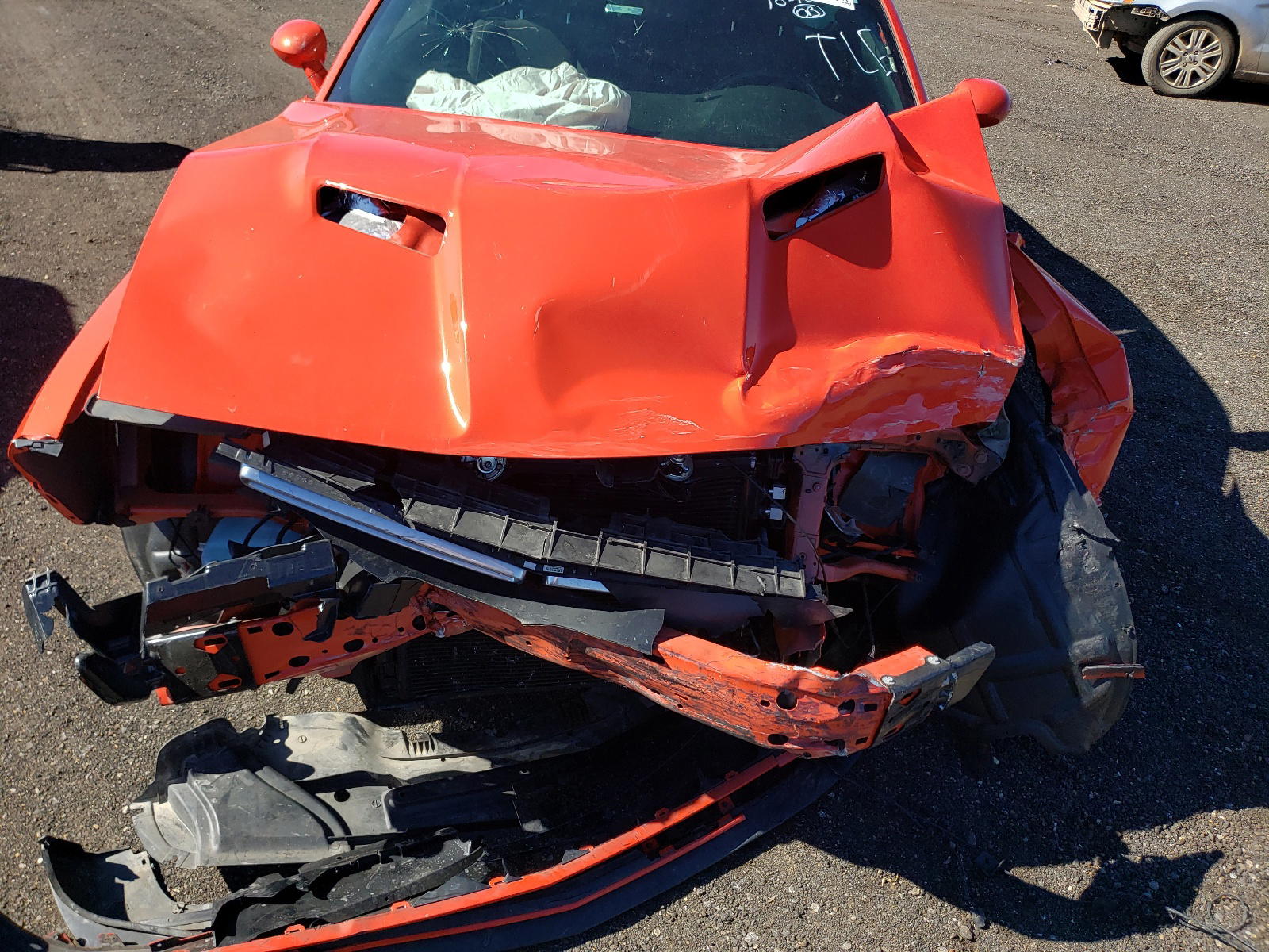 Photo 7 from auction – 2019 DODGE CHALLENGER with VIN 2C3CDZAG7KH649542