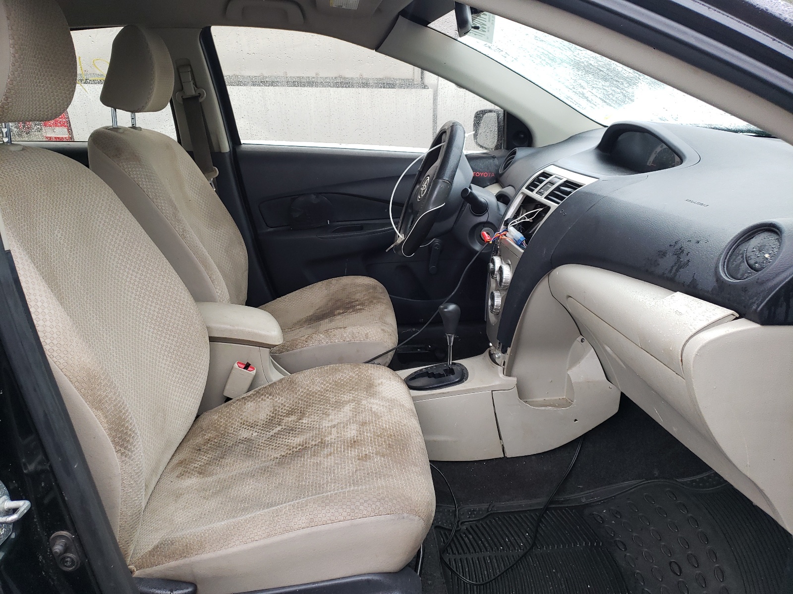 Photo 5 from auction – 2007 TOYOTA YARIS with VIN JTDBT923871058017