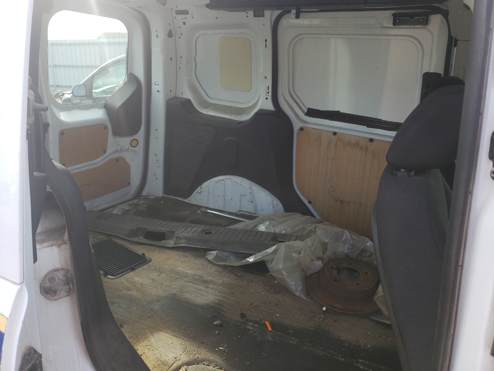 Zdjęcie 6 z aukcji – 2014 FORD TRANSIT CO z VIN NM0LS6E76E1160303