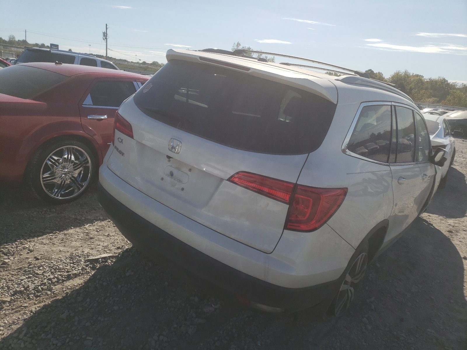 Photo 4 from auction – 2017 HONDA PILOT EXL with VIN 5FNYF5H54HB004743