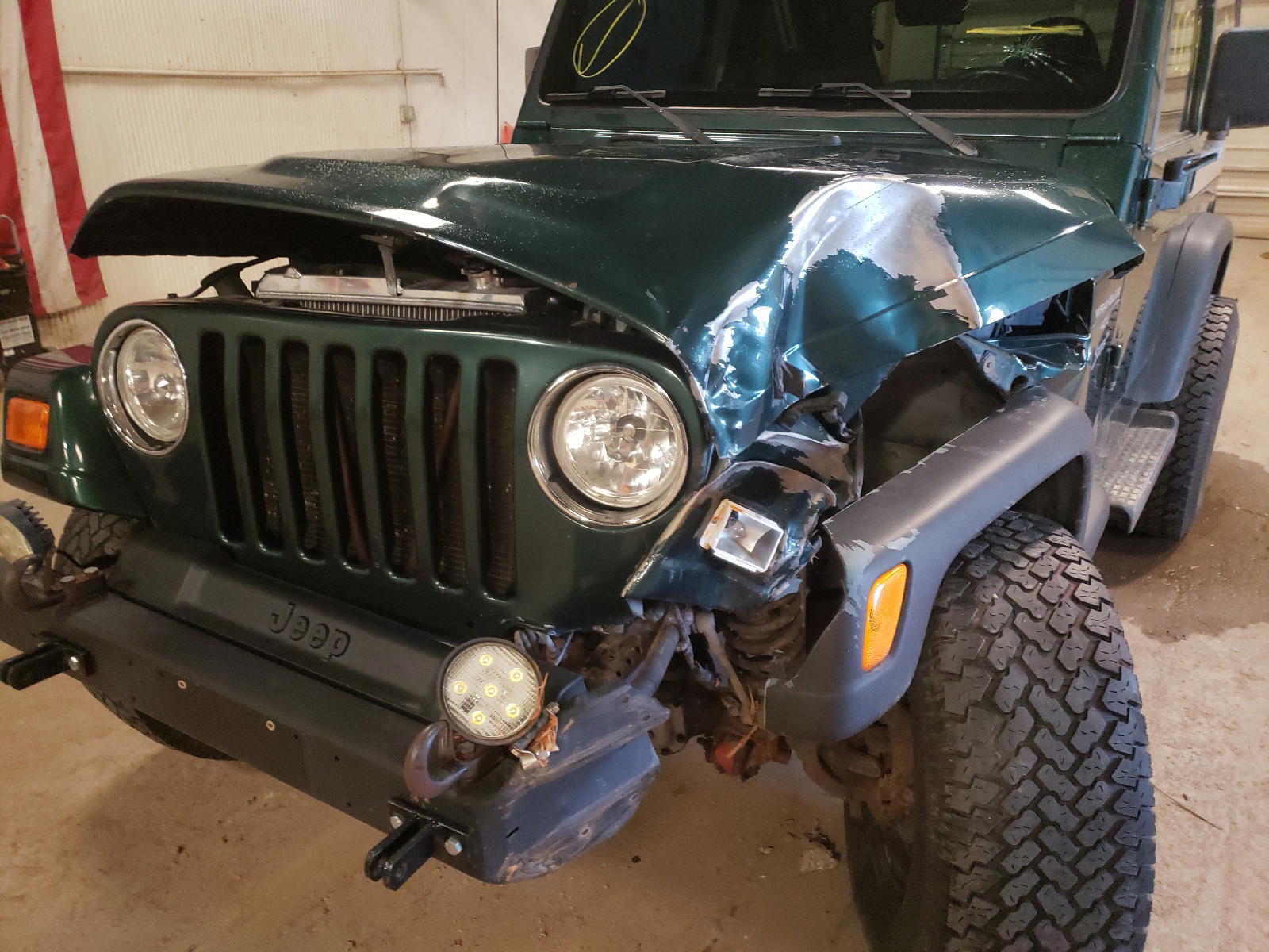 Photo 9 from auction – 2000 JEEP WRANGLER / with VIN 1J4FA49S9YP741442