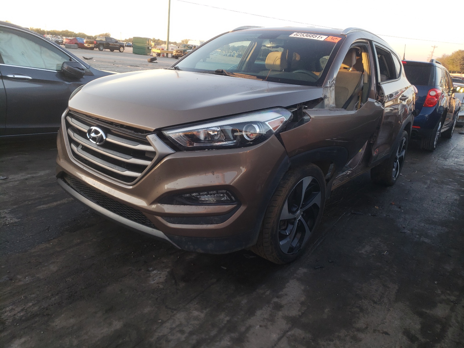 Photo 2 from auction – 2016 HYUNDAI TUCSON LIM with VIN KM8J33A2XGU044423