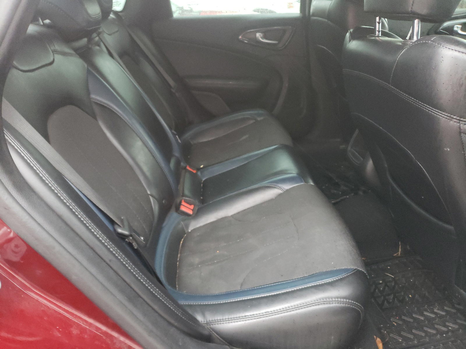 Photo 6 from auction – 2015 CHRYSLER 200 S with VIN 1C3CCCBB8FN715595