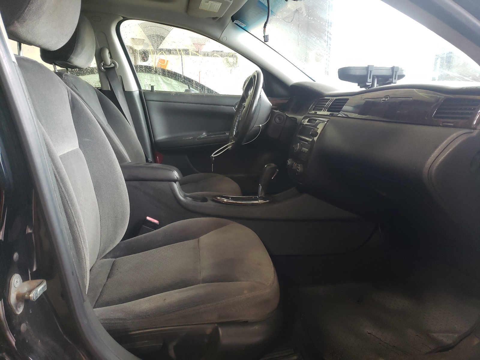 Photo 5 from auction – 2014 CHEVROLET IMPALA LIM with VIN 2G1WB5E35E1102130