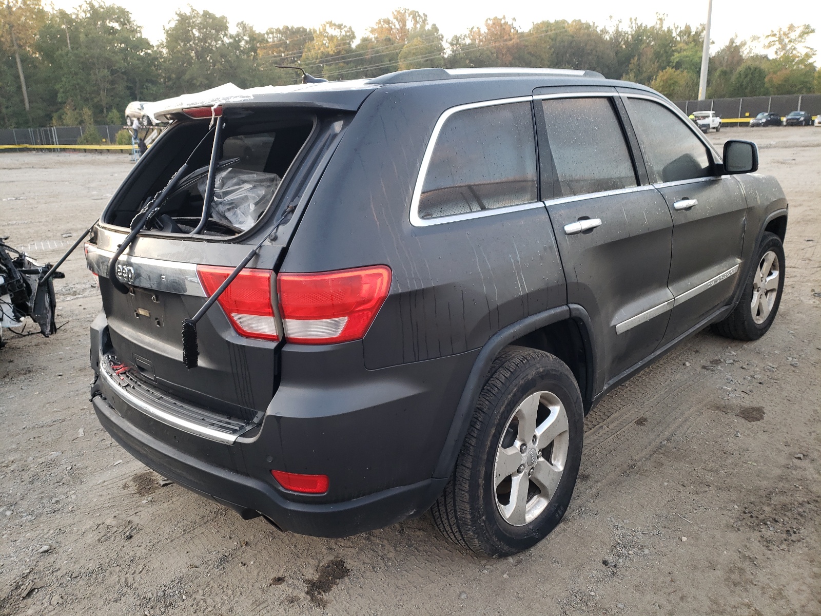 Photo 4 from auction – 2011 JEEP GRAND CHER with VIN 1J4RR5GG0BC580732