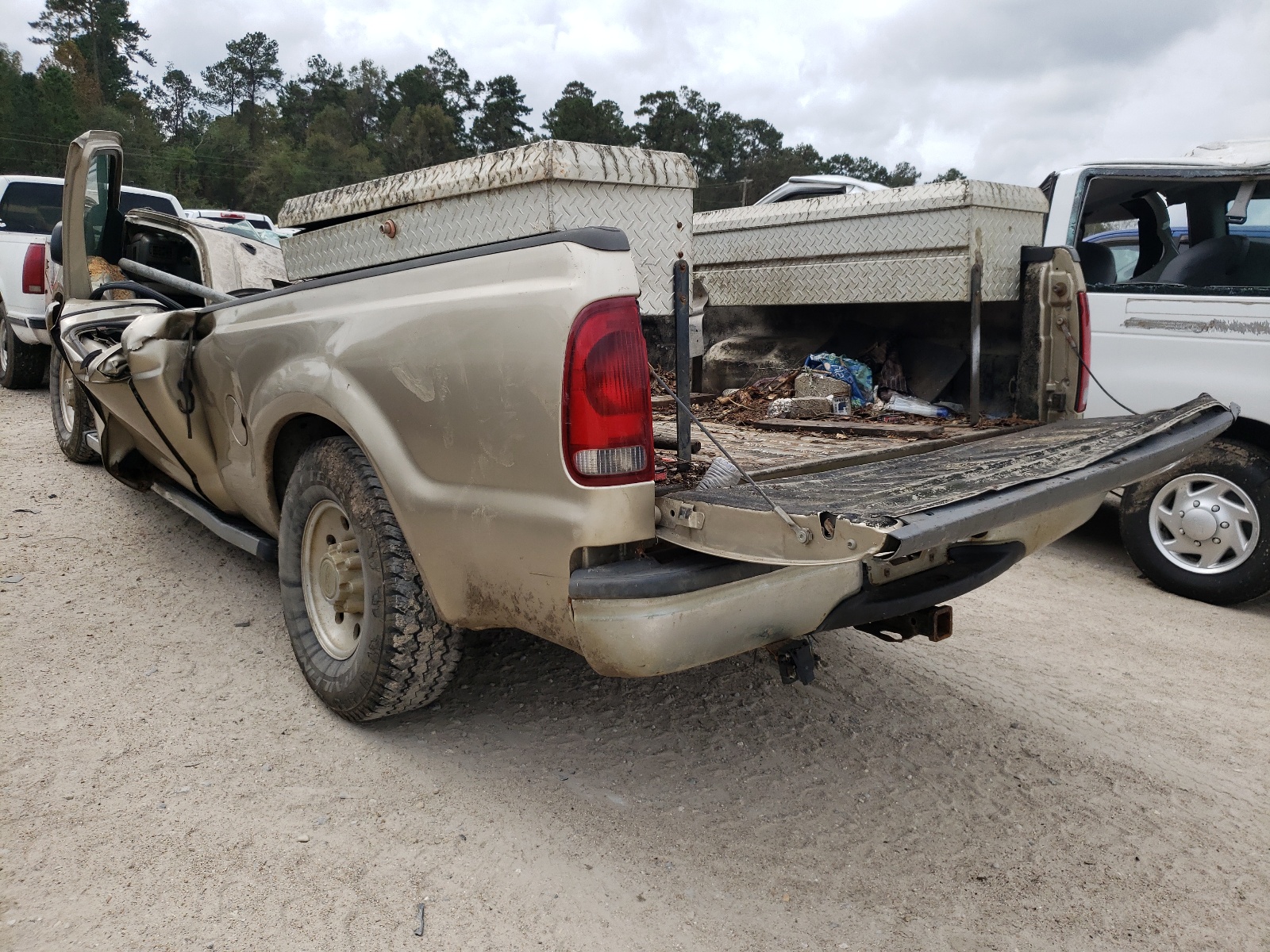 Photo 3 from auction – 2000 FORD F250 SUPER with VIN 1FTNX20F5YEB41016