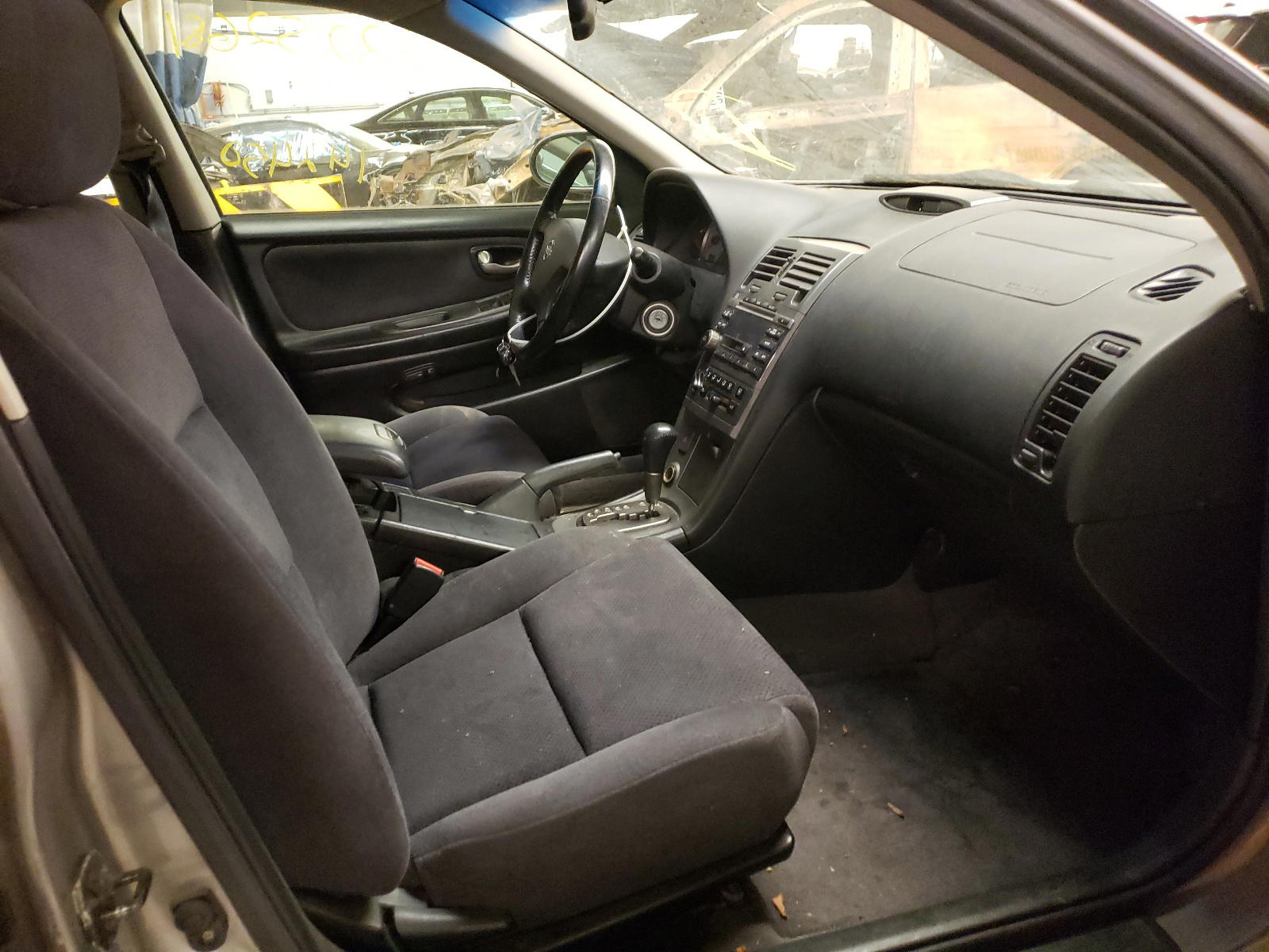 Photo 5 from auction – 2002 NISSAN MAXIMA with VIN JN1DA31D12T425071