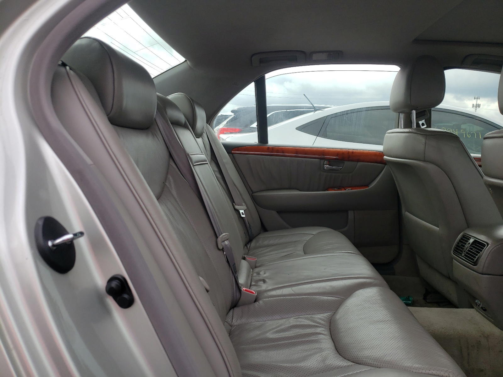 Photo 6 from auction – 2003 LEXUS LS 430 with VIN JTHBN30F630117701