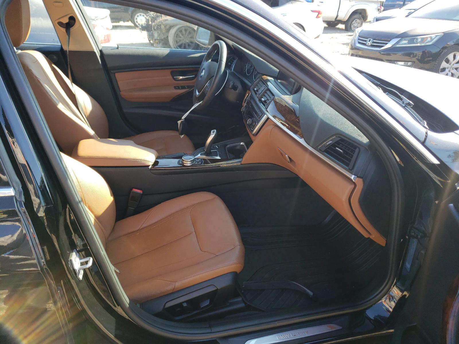 Photo 5 from auction – 2014 BMW 328 I with VIN WBA3A5C51EP602352