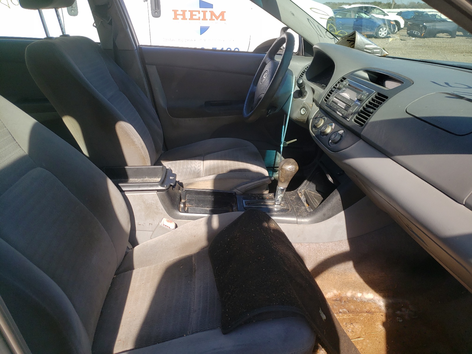 Photo 5 from auction – 2005 TOYOTA CAMRY LE with VIN 4T1BE32K65U102800