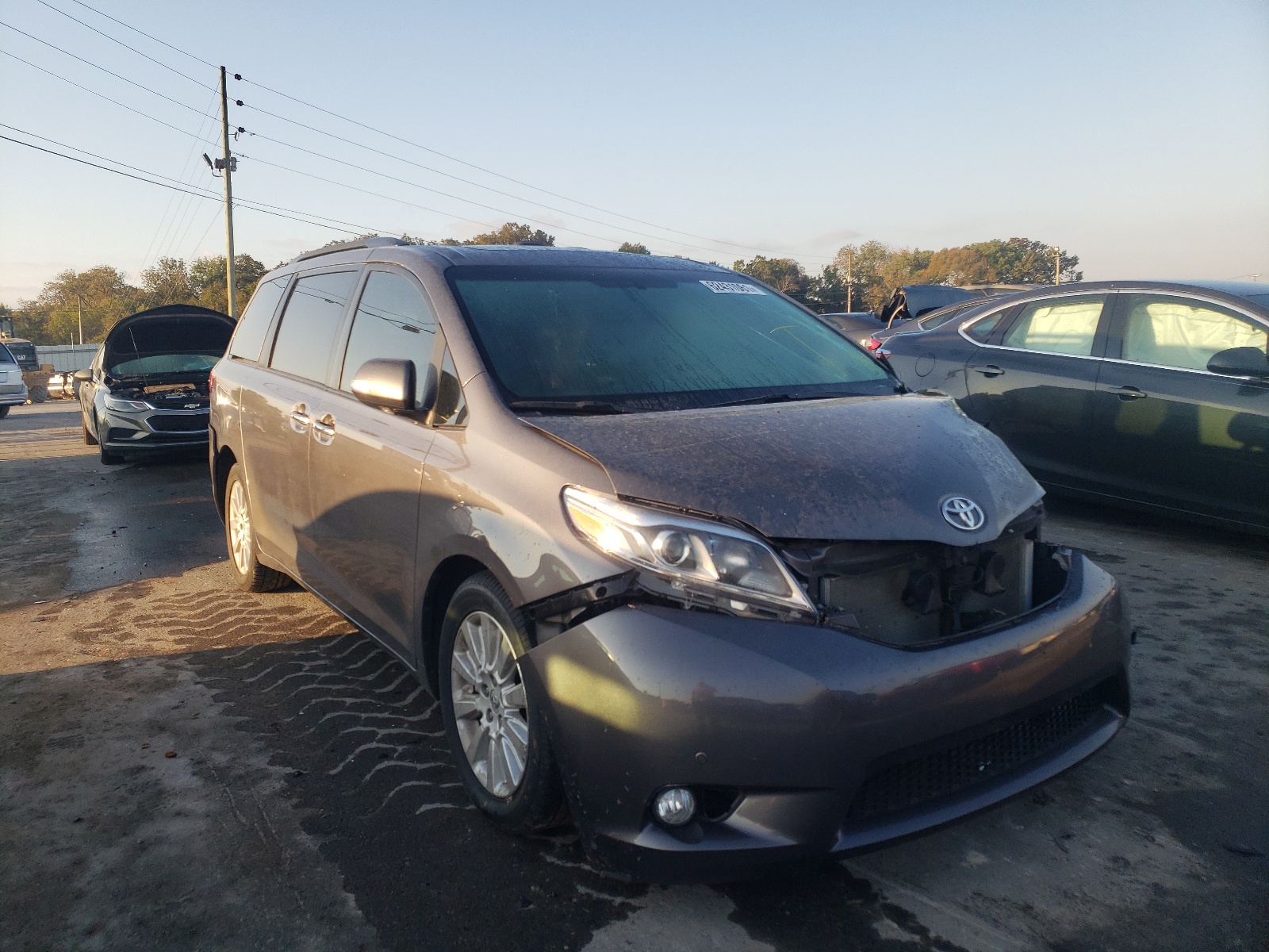 TOYOTA SIENNA XLE 2016 with VIN 5TDYK3DC4GS731458 - Photo from auction