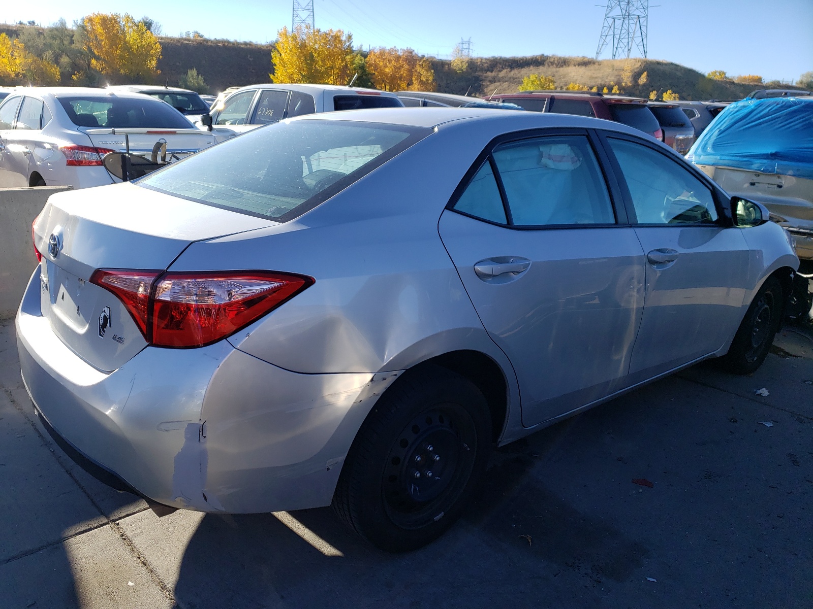 Photo 4 from auction – 2017 TOYOTA COROLLA L with VIN 5YFBURHE8HP621635