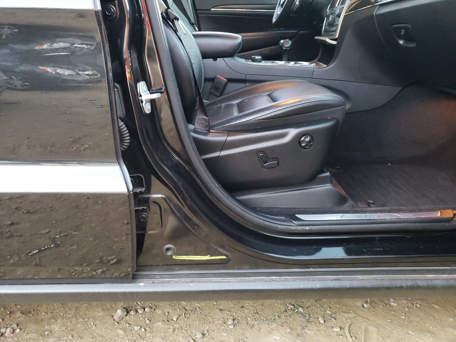 Photo 9 from auction – 2014 JEEP GRAND CHER with VIN 1C4RJFBG1EC589034
