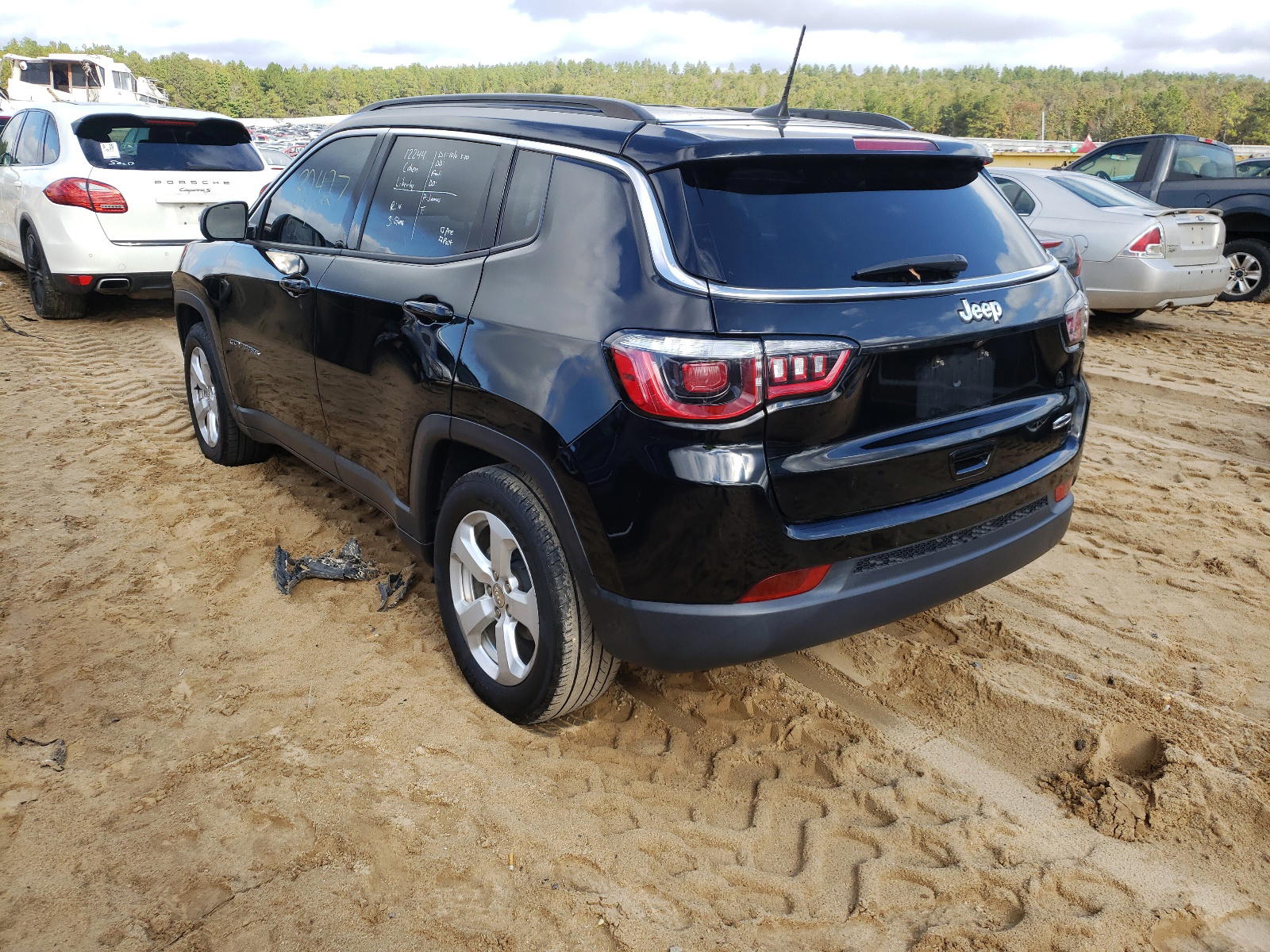 Photo 3 from auction – 2018 JEEP COMPASS LA with VIN 3C4NJCBBXJT194396