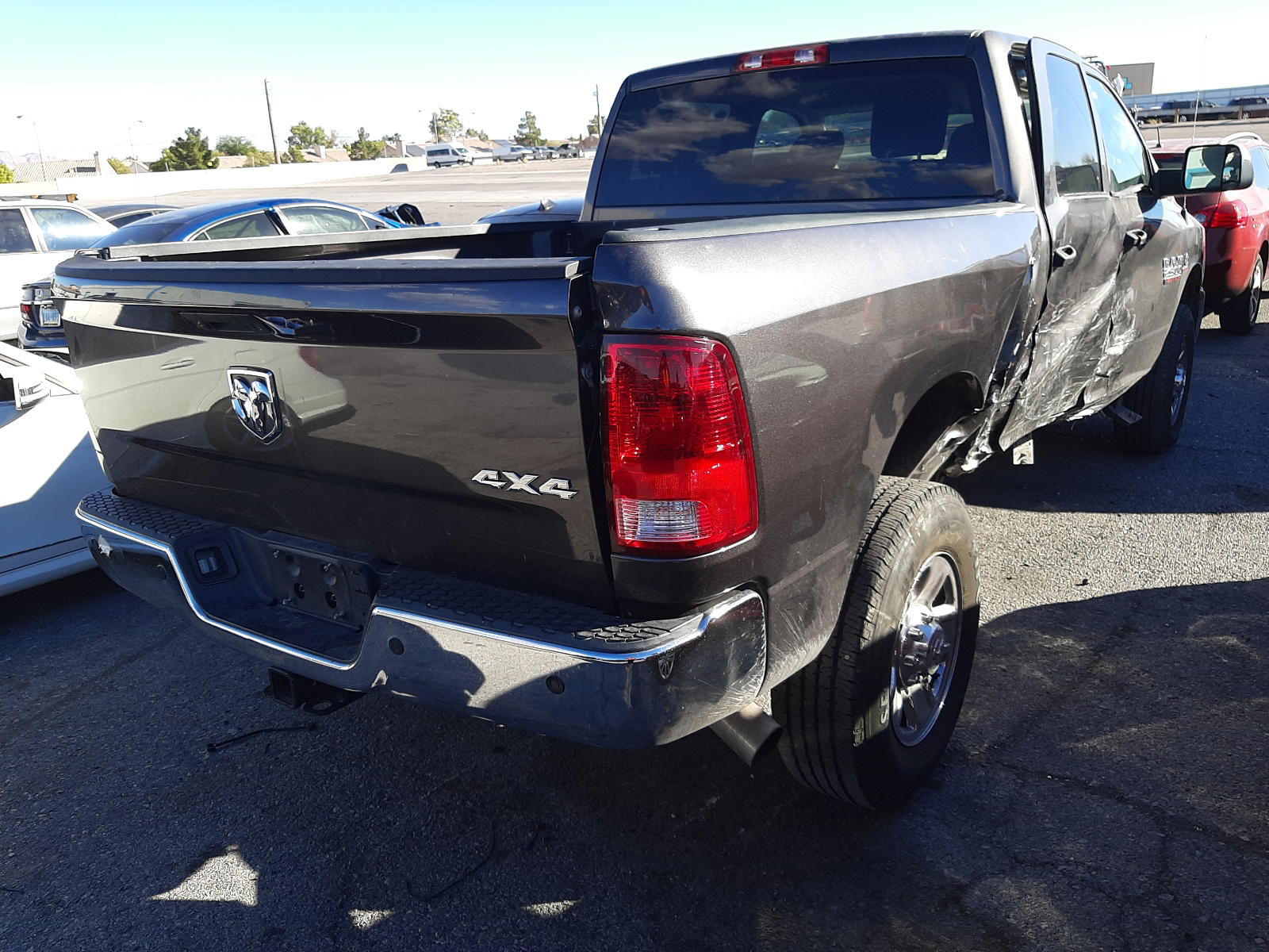 Photo 4 from auction – 2018 RAM 2500 ST with VIN 3C6UR5CLXJG263174