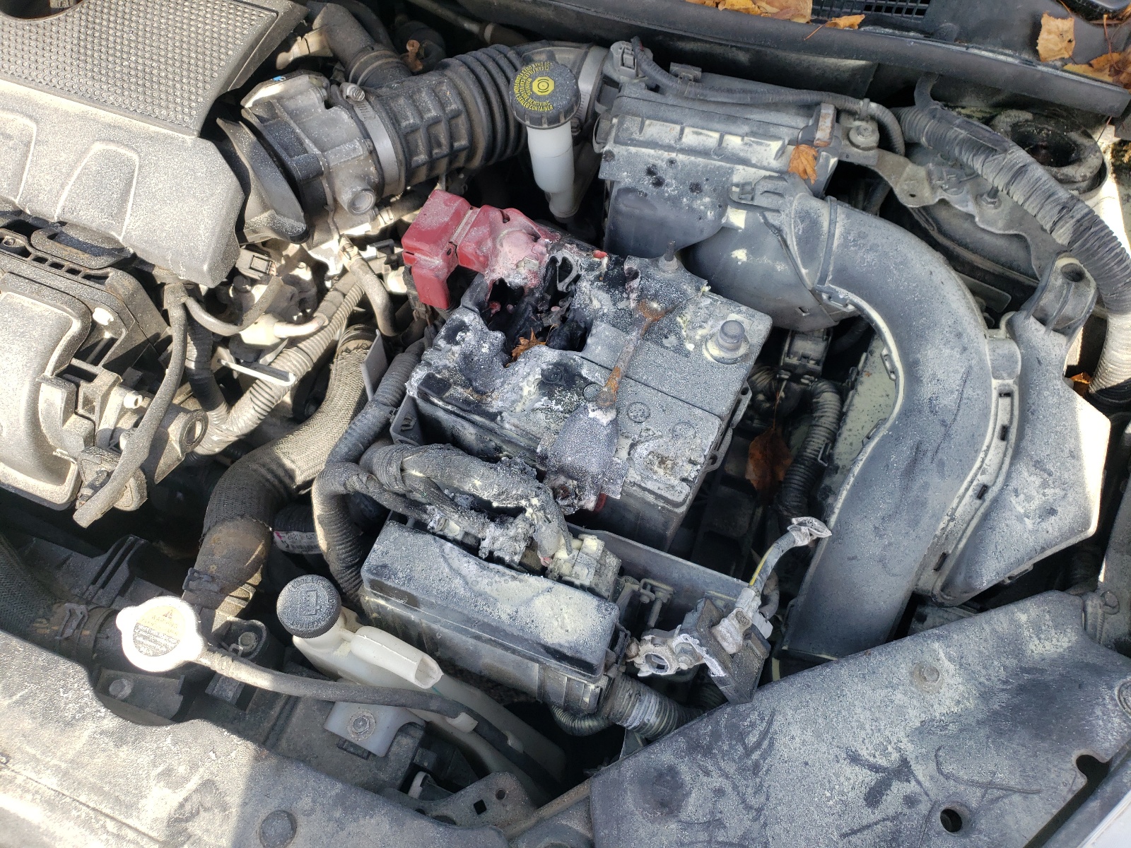 Photo 9 from auction – 2015 NISSAN SENTRA S with VIN 3N1AB7AP8FL638563