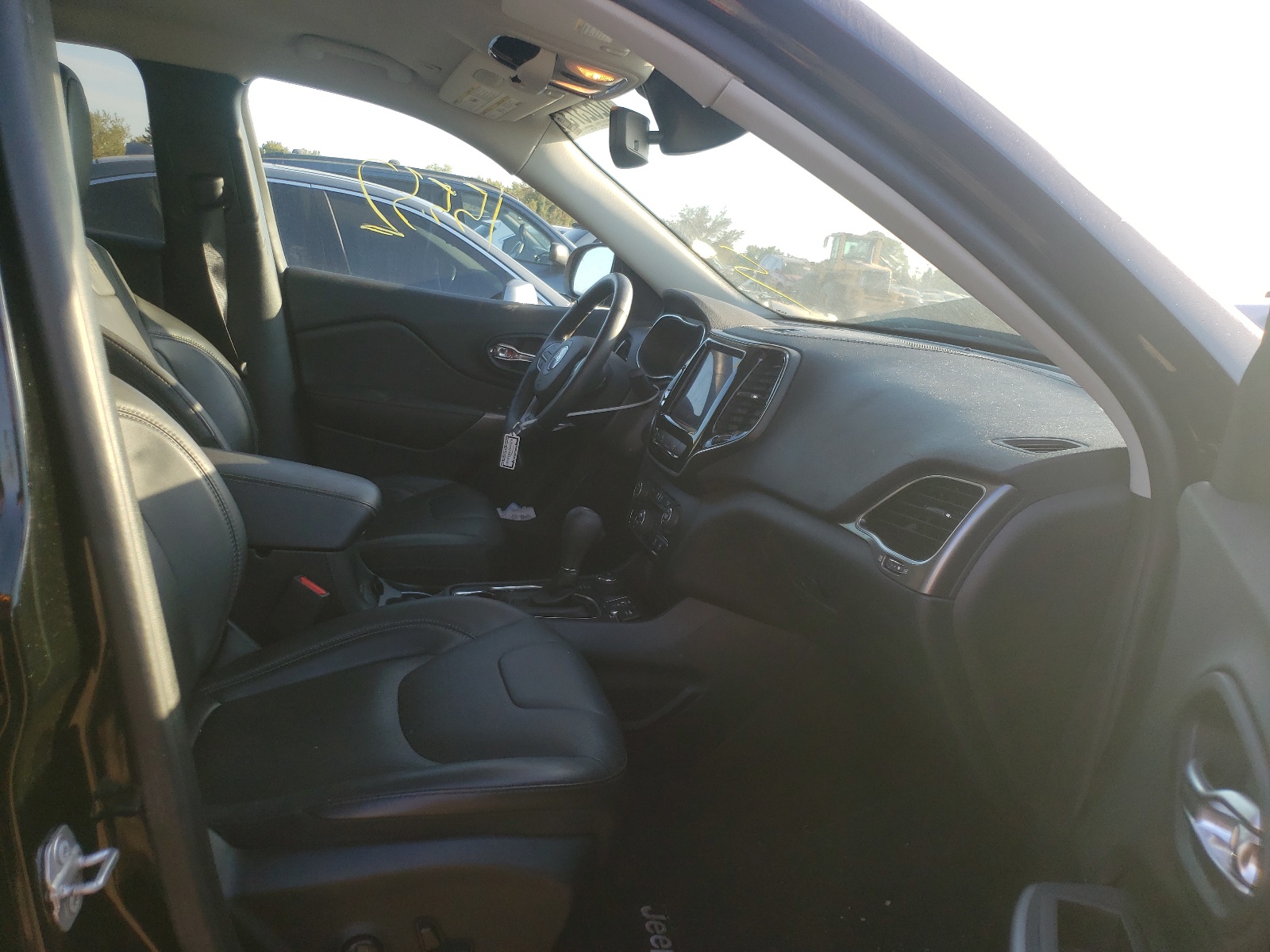 Photo 5 from auction – 2019 JEEP CHEROKEE L with VIN 1C4PJMDX8KD102314