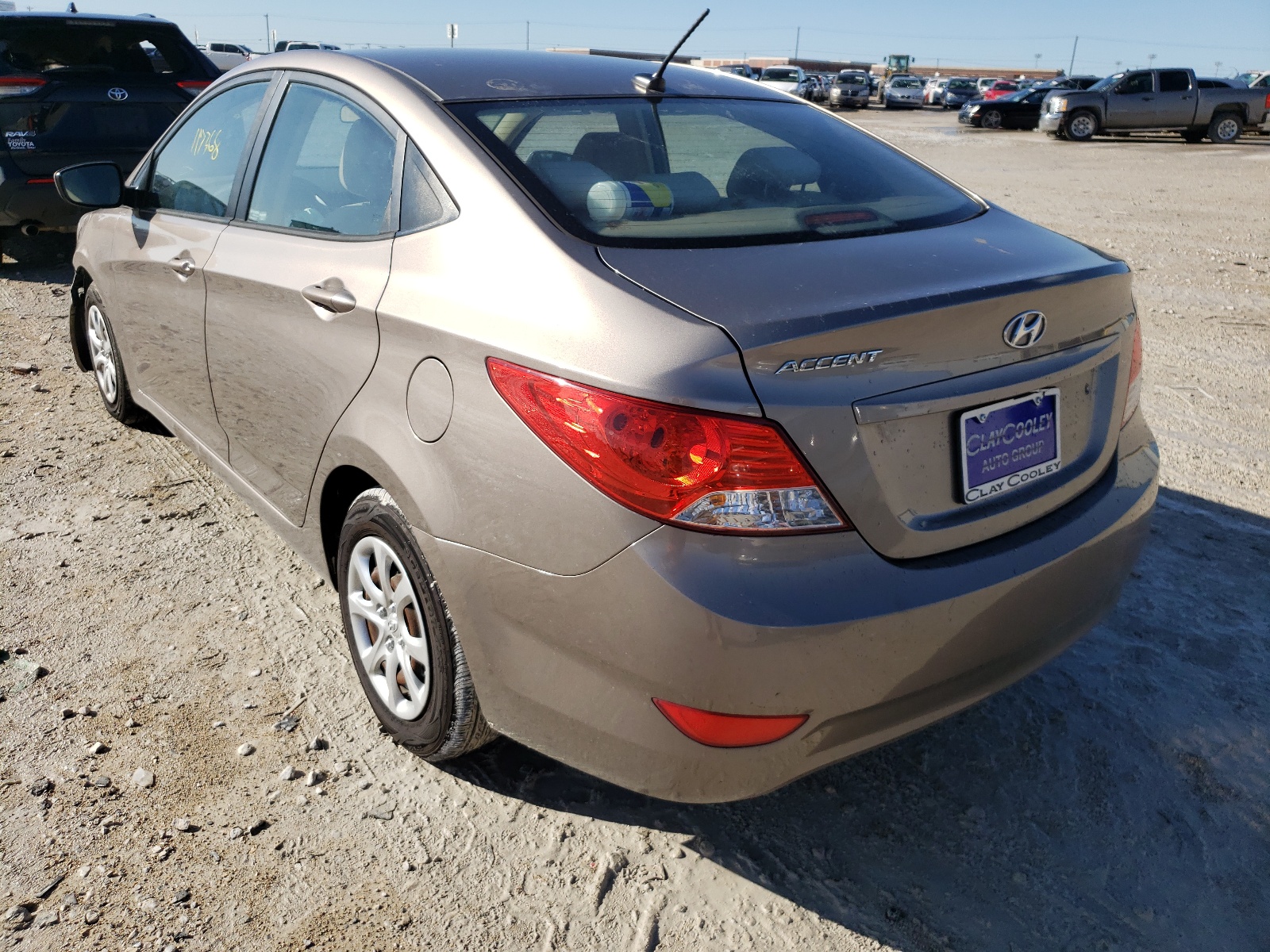 Photo 3 from auction – 2013 HYUNDAI ACCENT GLS with VIN KMHCT4AE4DU421266