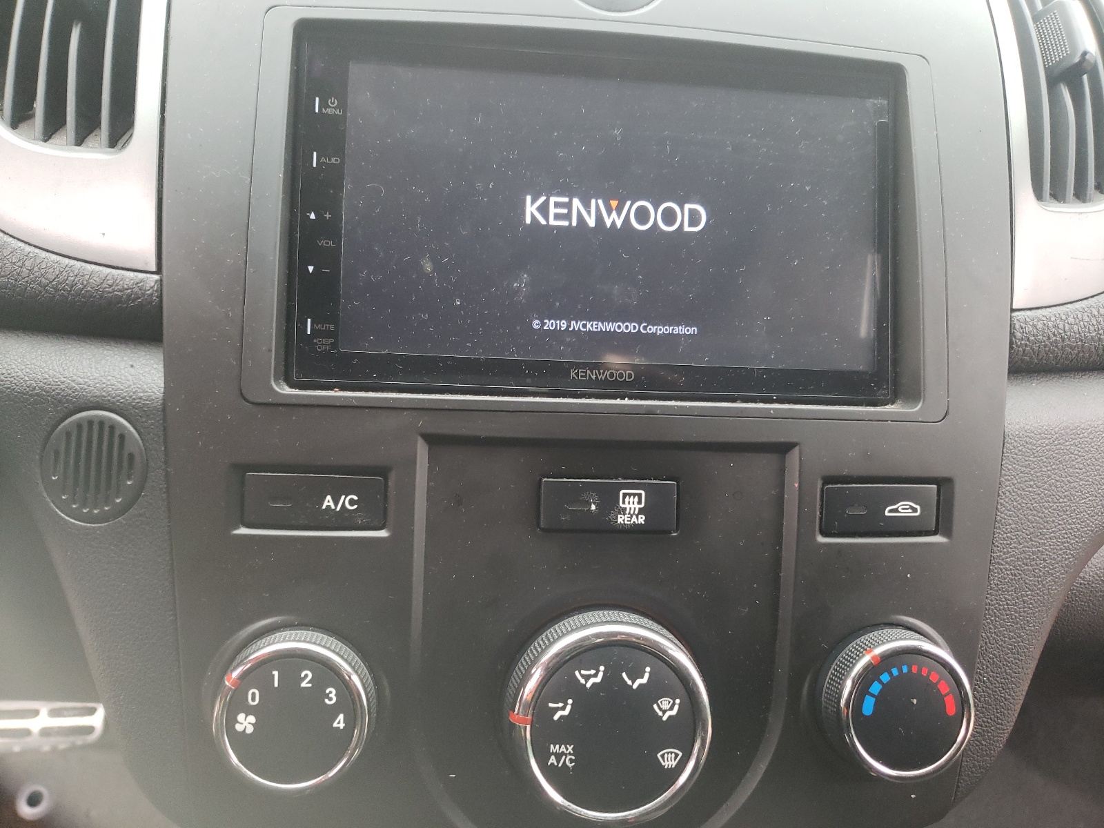 Photo 9 from auction – 2010 KIA FORTE SX with VIN KNAFW6A35A5259024