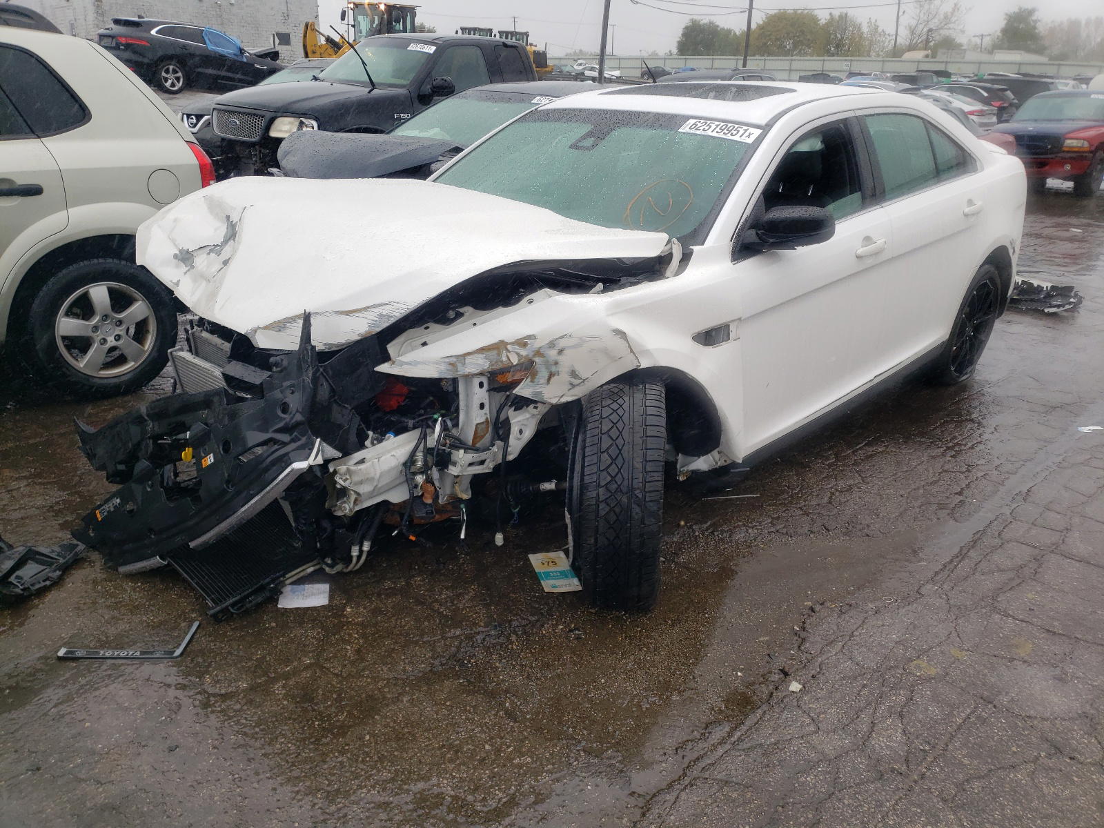 Photo 2 from auction – 2013 FORD TAURUS SHO with VIN 1FAHP2KT7DG200894