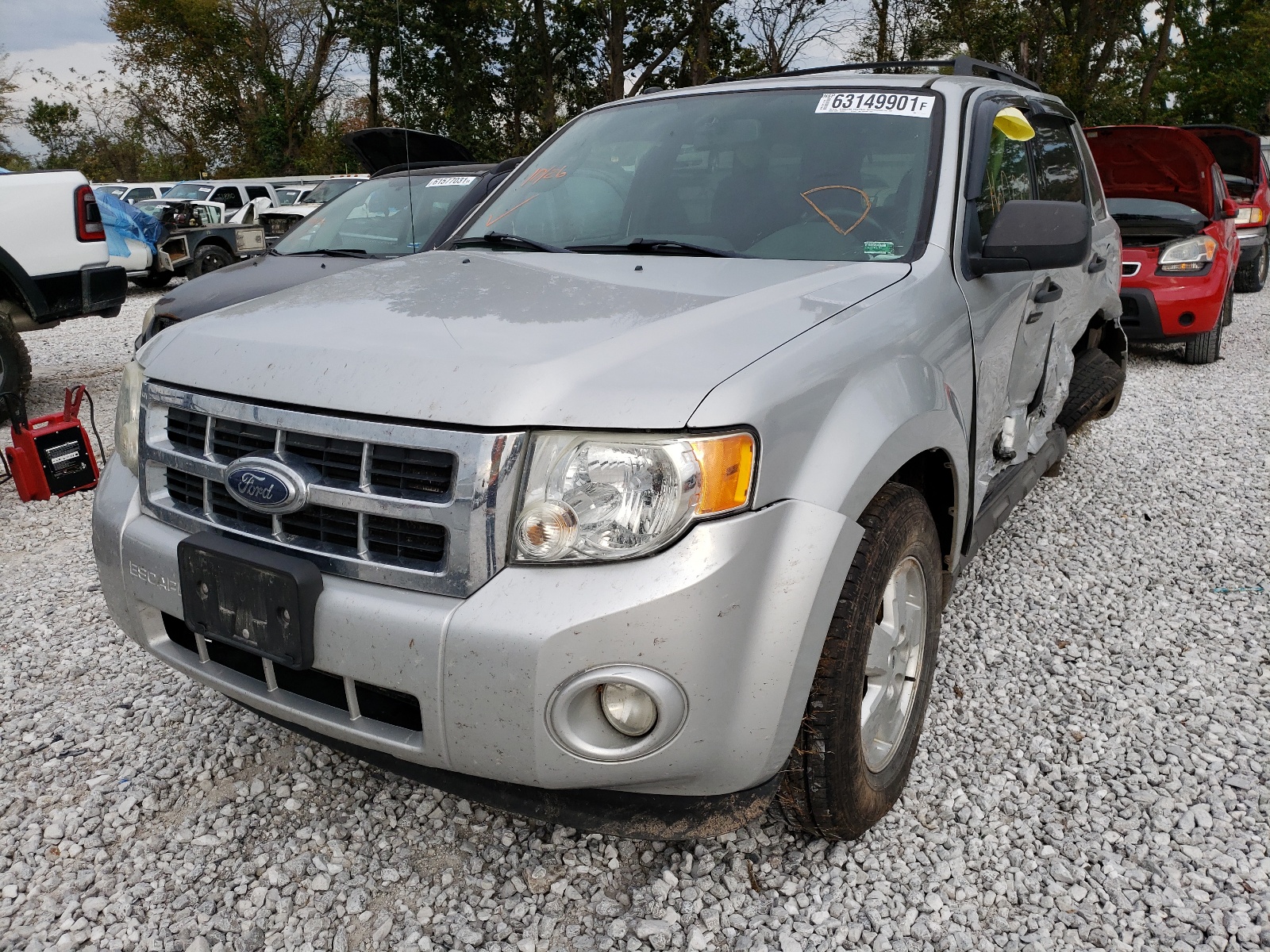 Photo 2 from auction – 2009 FORD ESCAPE XLS with VIN 1FMCU93G39KB78397