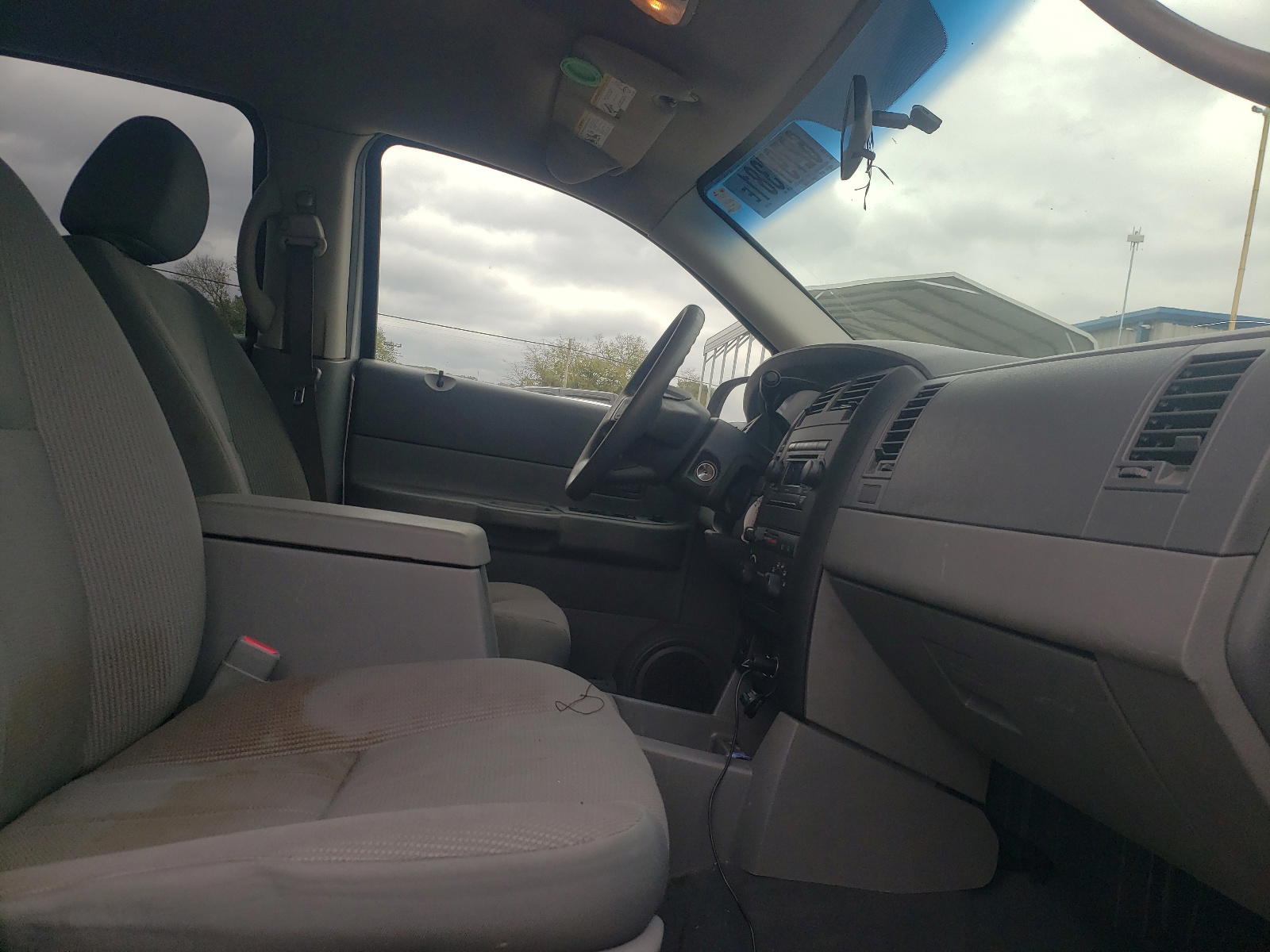 Photo 5 from auction – 2005 DODGE DURANGO ST with VIN 1D4HD38K05F512024
