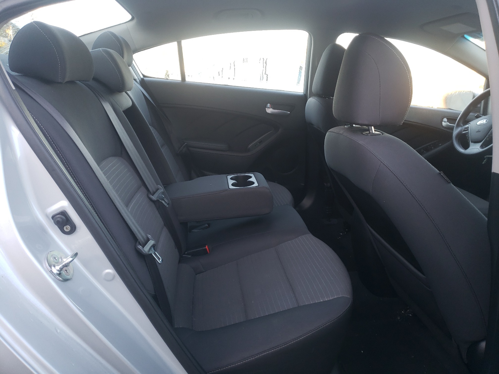 Photo 6 from auction – 2018 KIA FORTE LX with VIN 3KPFL4A73JE239507