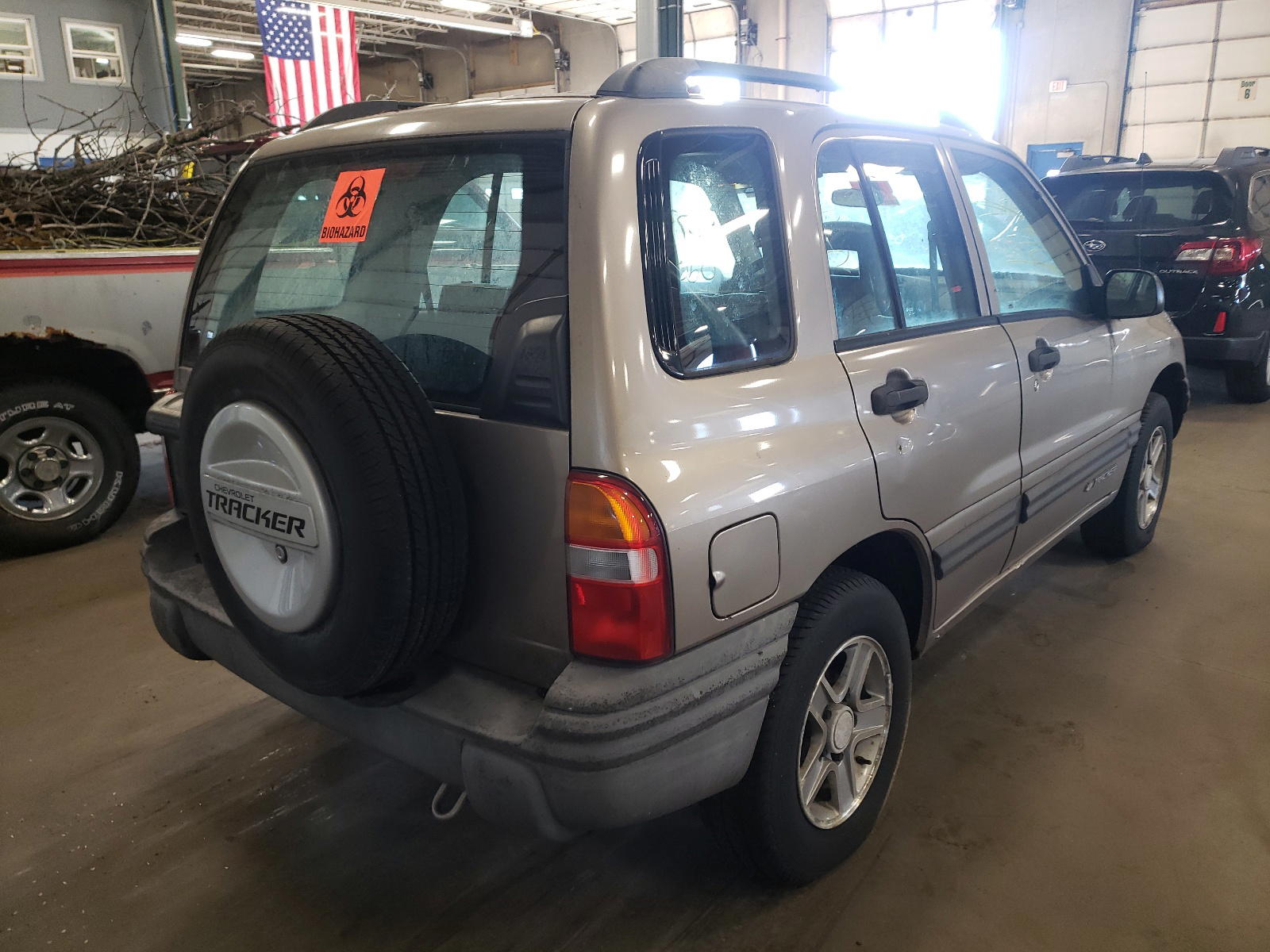 Photo 4 from auction – 2003 CHEVROLET TRACKER with VIN 2CNBJ13C236938476