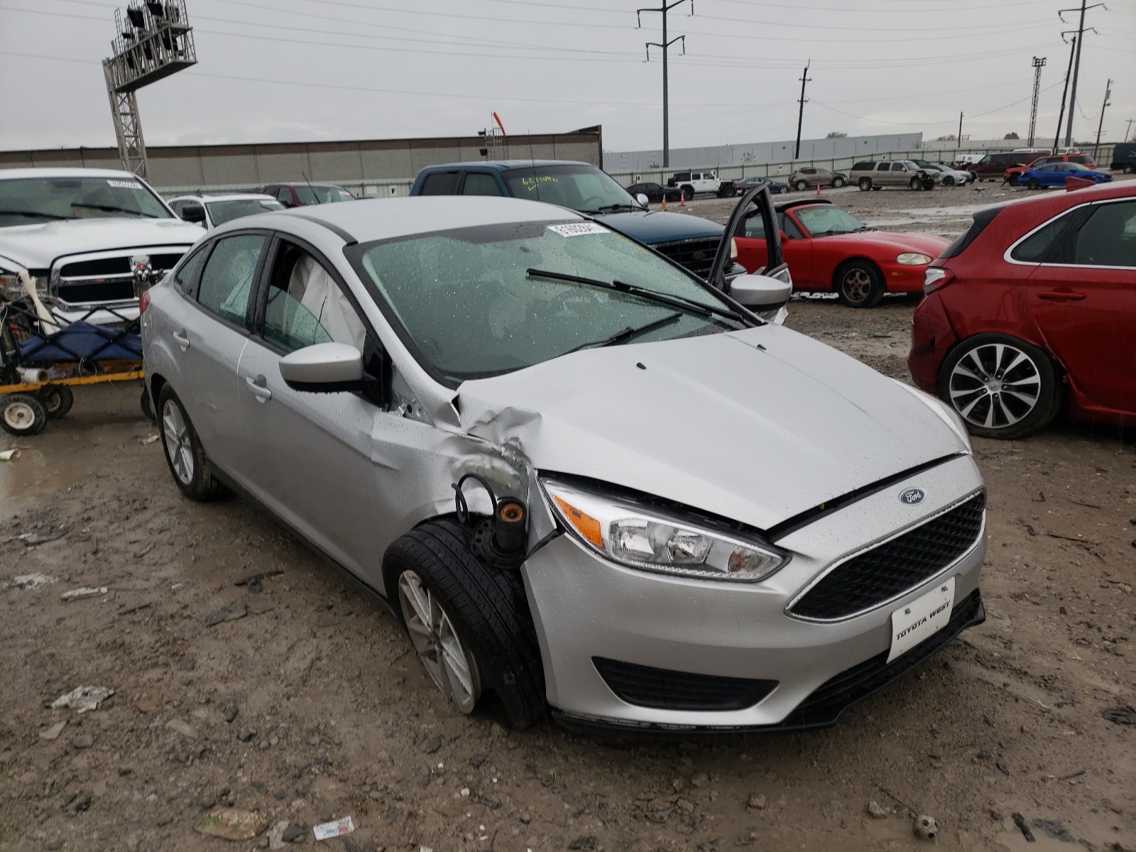 صورة رقم 1 من المزاد - 2018 FORD FOCUS SE مع VIN 1FADP3F26JL235385
