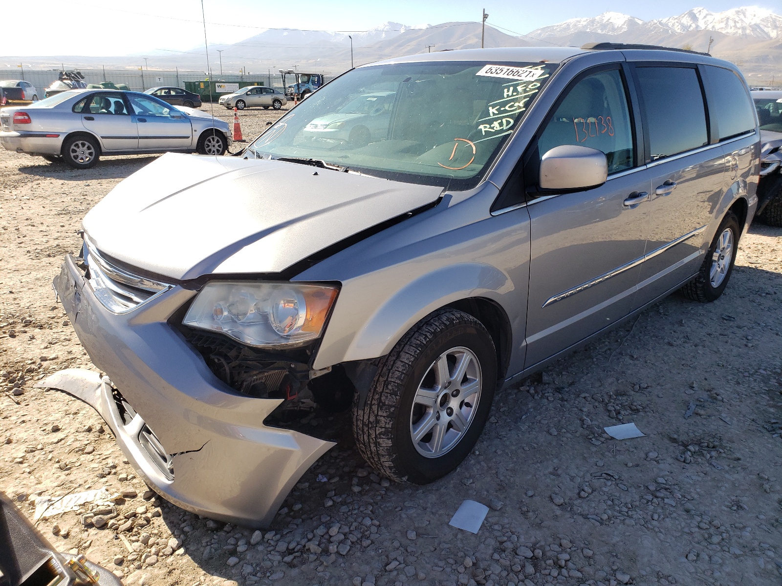 Photo 2 from auction – 2013 CHRYSLER TOWN & COU with VIN 2C4RC1BG6DR584141
