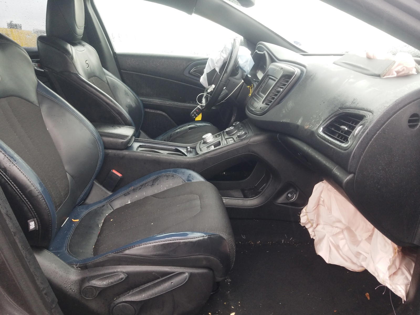 Photo 5 from auction – 2015 CHRYSLER 200 S with VIN 1C3CCCBG4FN756933
