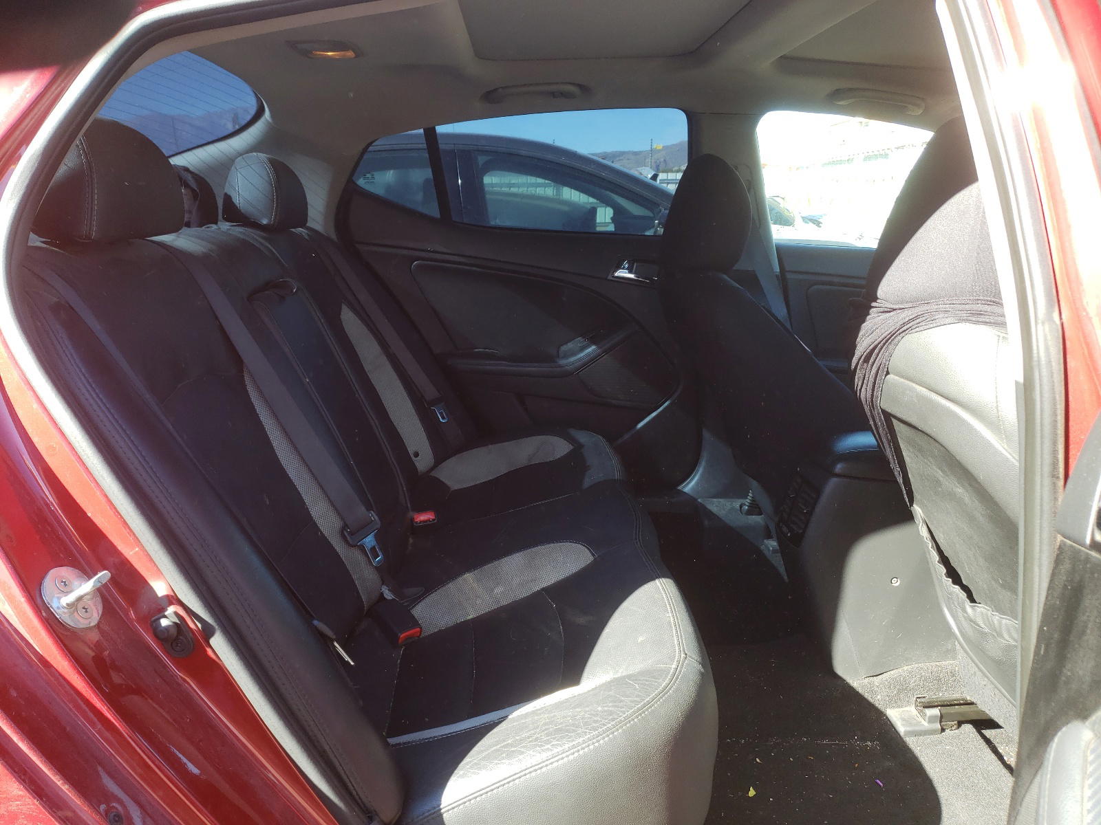Photo 6 from auction – 2012 KIA OPTIMA SX with VIN 5XXGR4A69CG005120