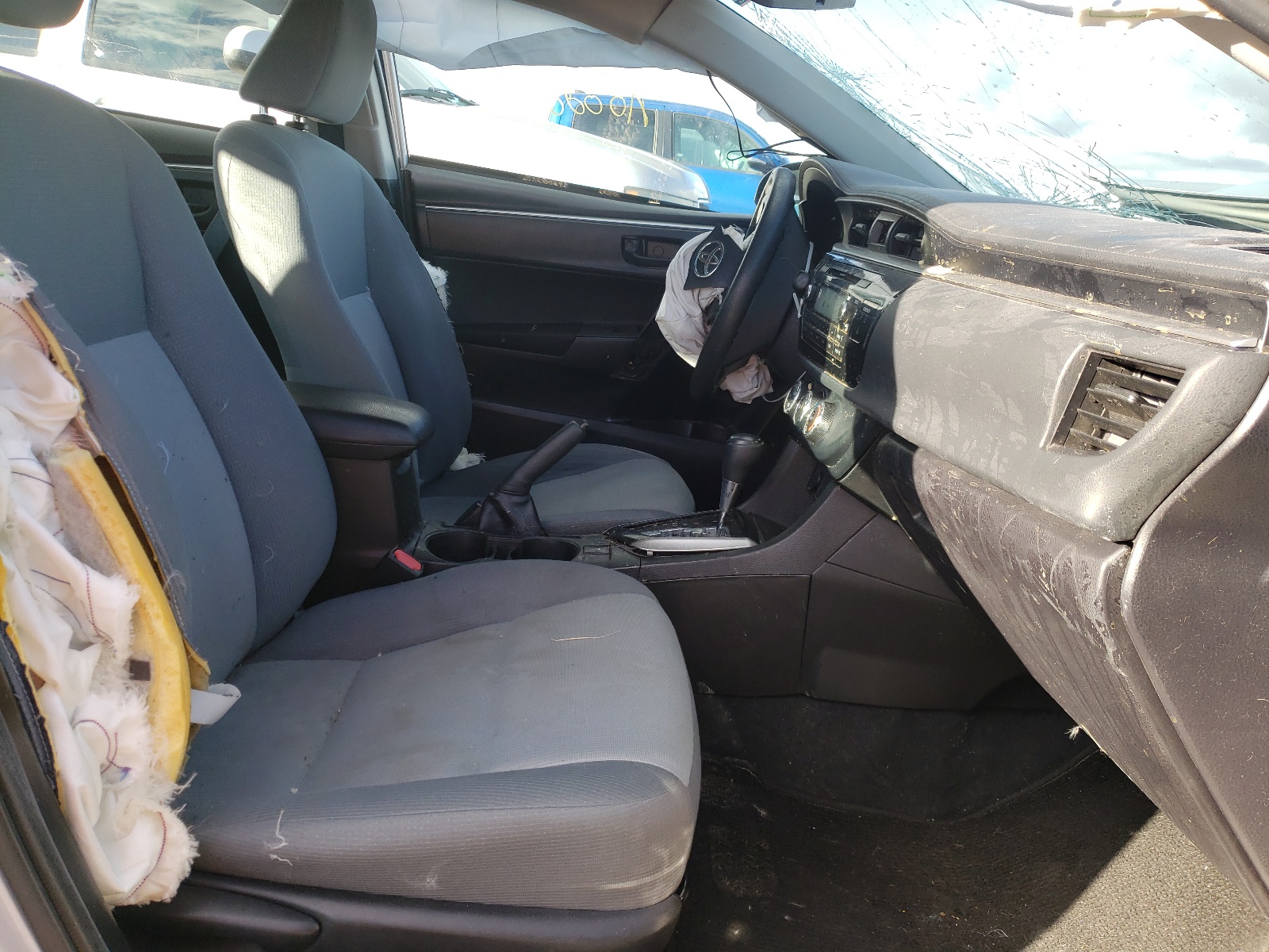 Photo 5 from auction – 2014 TOYOTA COROLLA L with VIN 5YFBURHE9EP098847