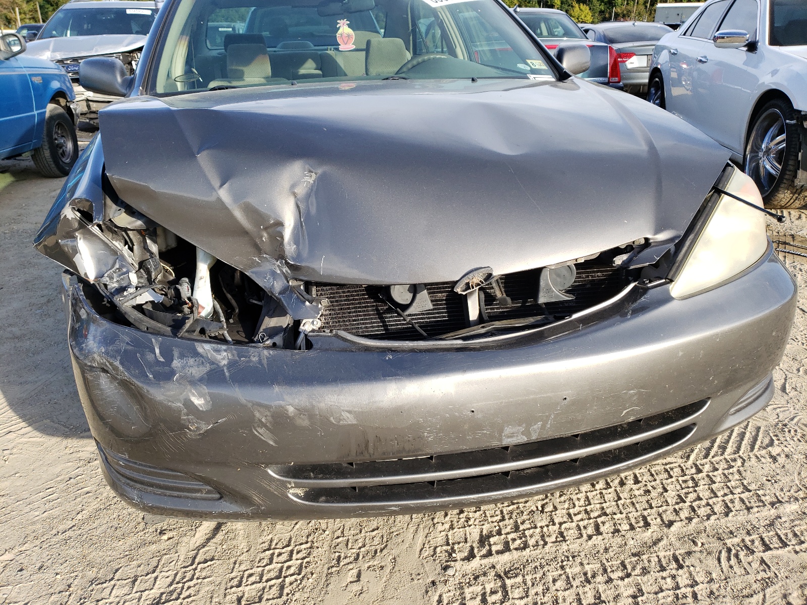 Photo 9 from auction – 2004 TOYOTA CAMRY LE with VIN 4T1BE32K74U933981