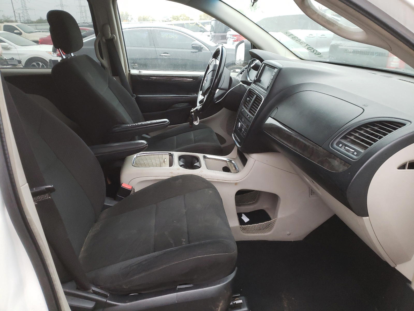 Photo 5 from auction – 2011 DODGE GRAND CARA with VIN 2D4RN5DG8BR776840