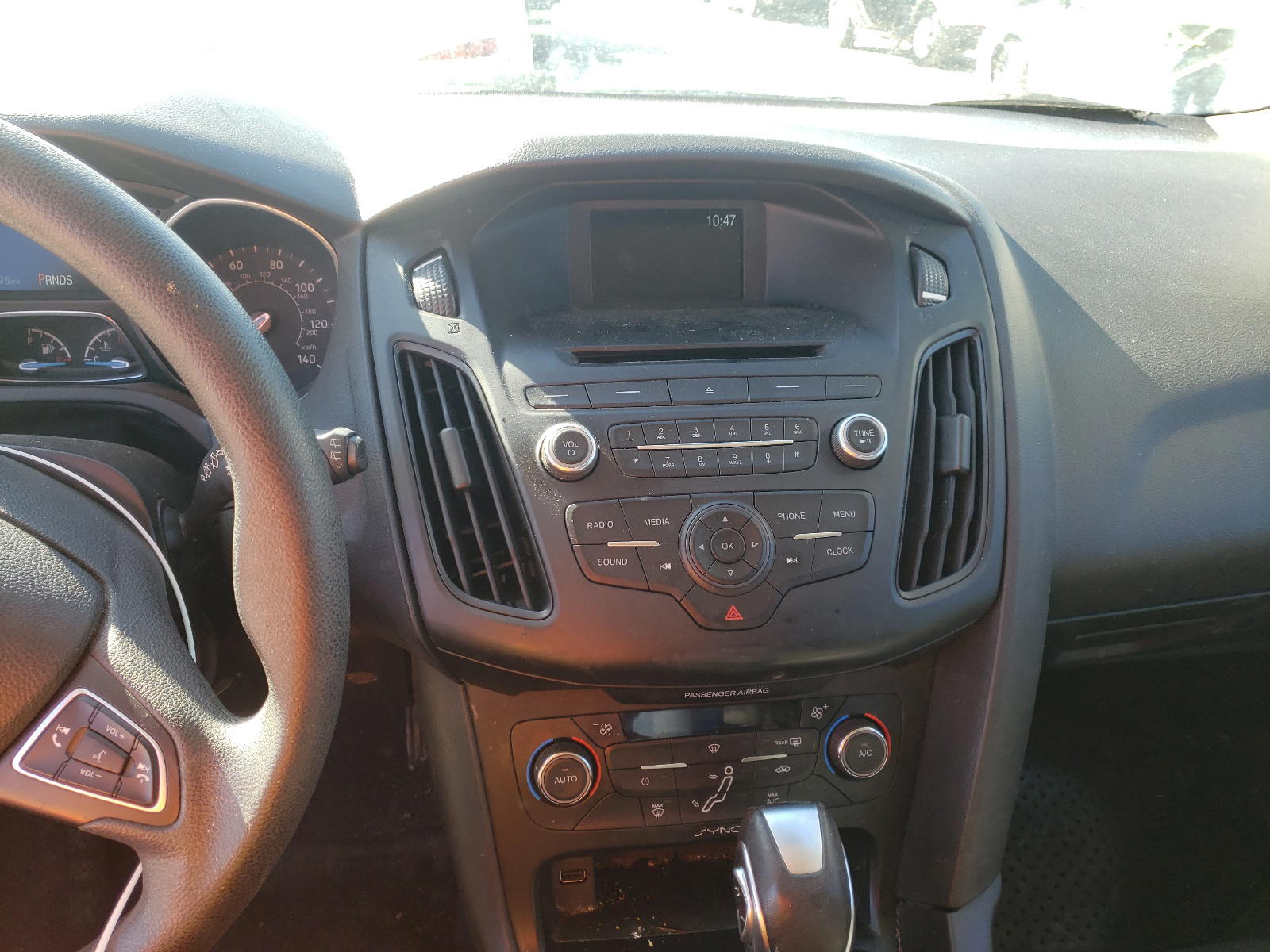 Photo 9 from auction – 2016 FORD FOCUS SE with VIN 1FADP3KE1GL326735