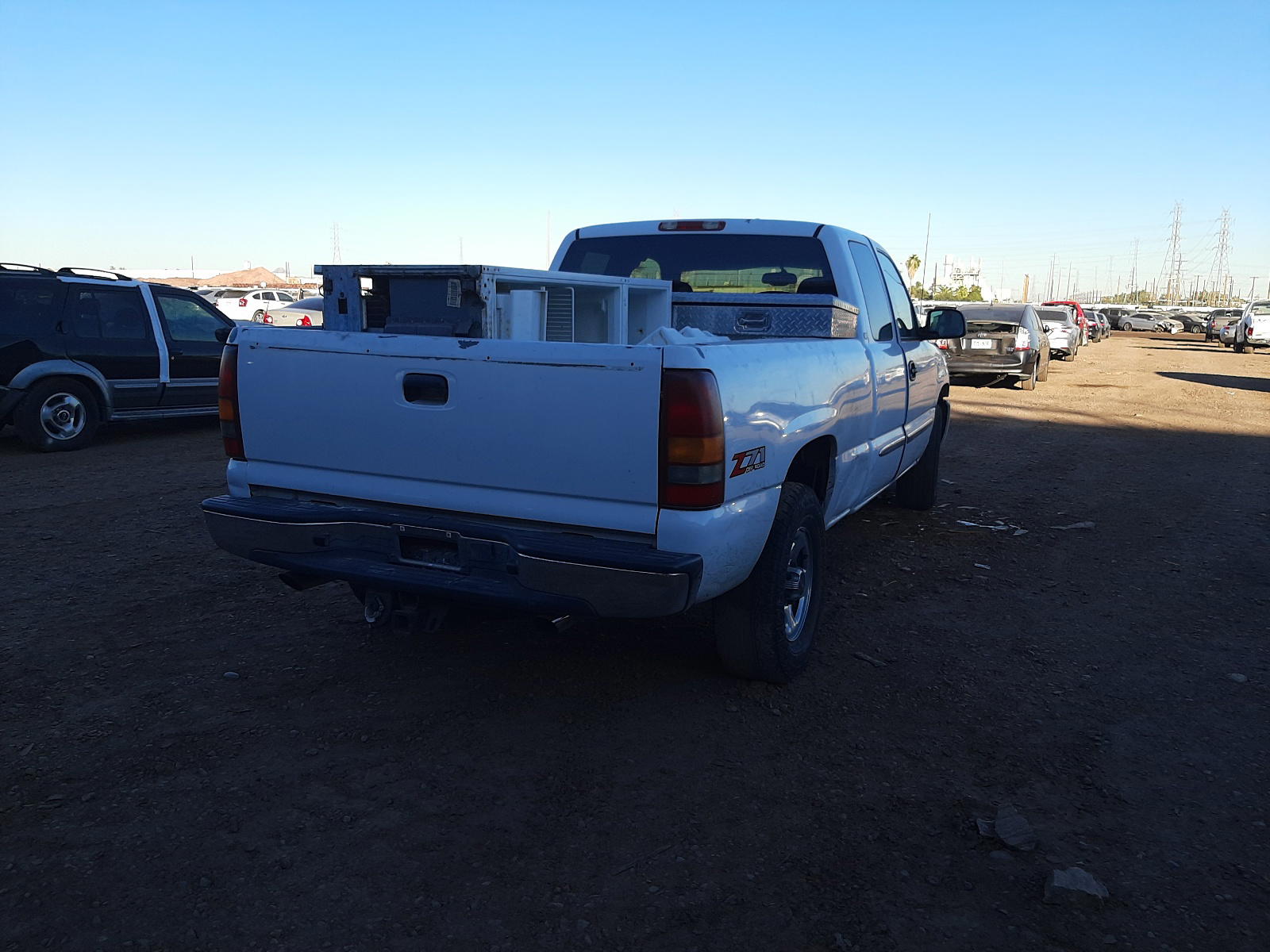 Photo 4 from auction – 2003 GMC NEW SIERRA with VIN 2GTEK19T231377540