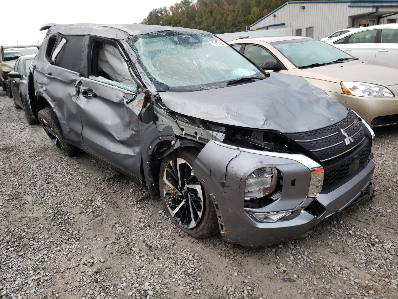 MITSUBISHI OUTLANDER 2022 with VIN JA4J4UA84NZ032502 - Photo from auction