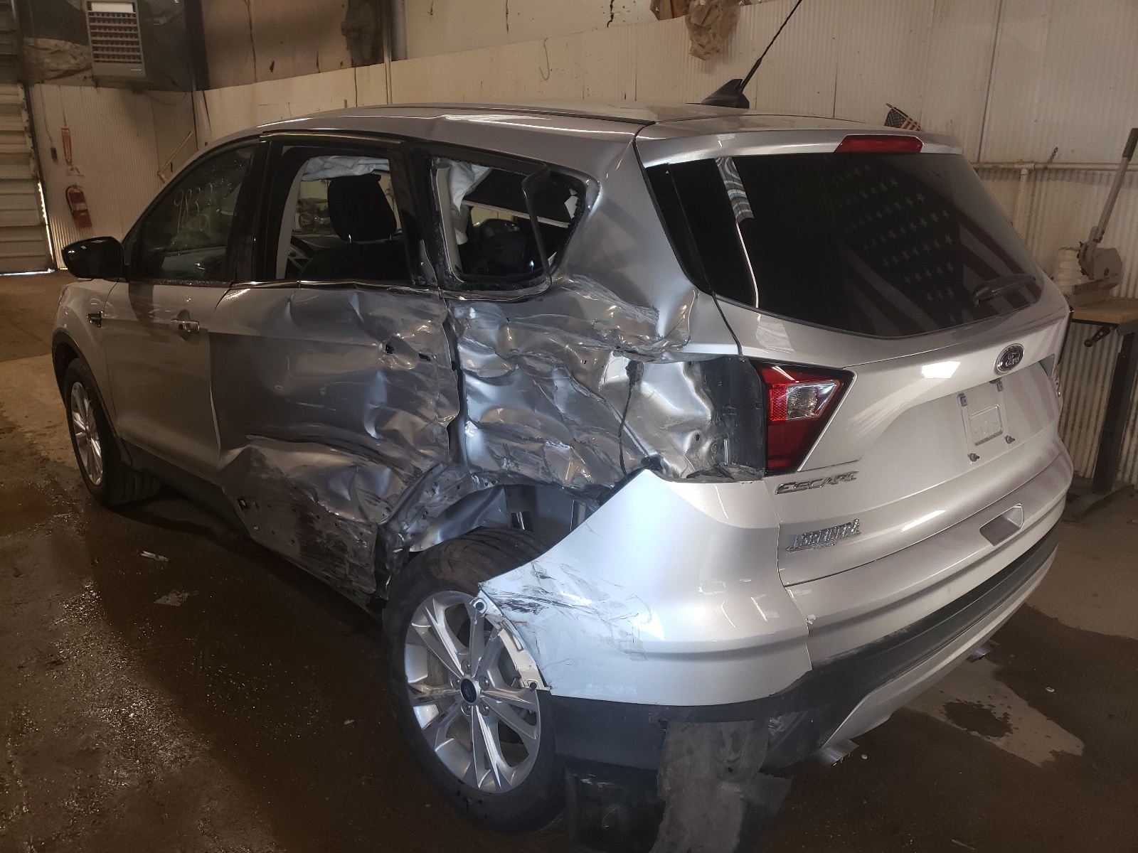 Photo 3 from auction – 2019 FORD ESCAPE SE with VIN 1FMCU9GD1KUA71598
