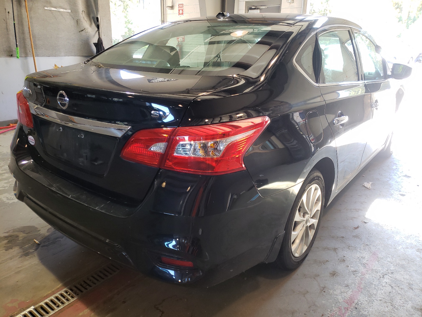 Photo 4 from auction – 2017 NISSAN SENTRA S with VIN 3N1AB7AP6HY399830