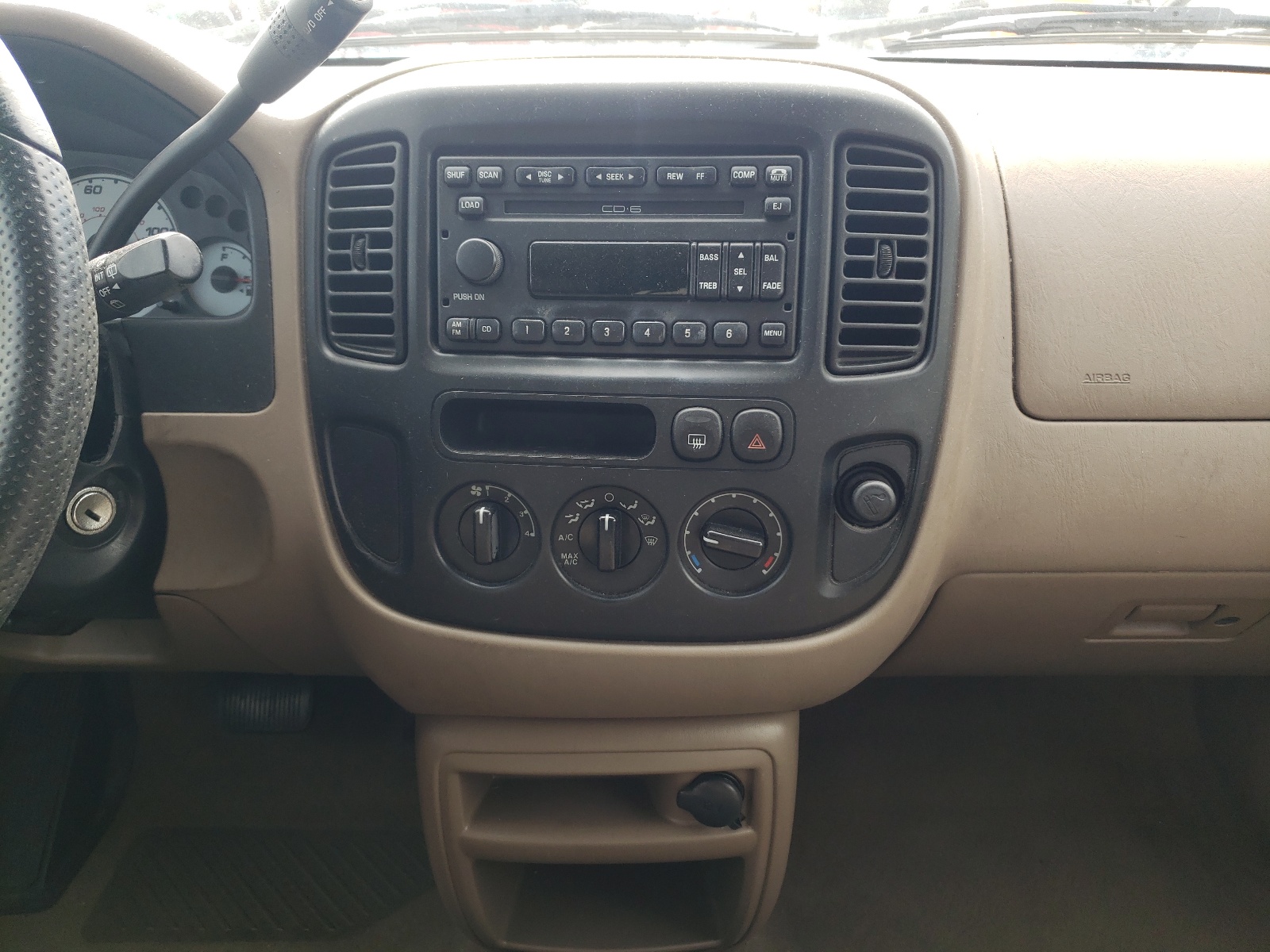 Photo 9 from auction – 2002 FORD ESCAPE XLT with VIN 1FMYU03142KB13108