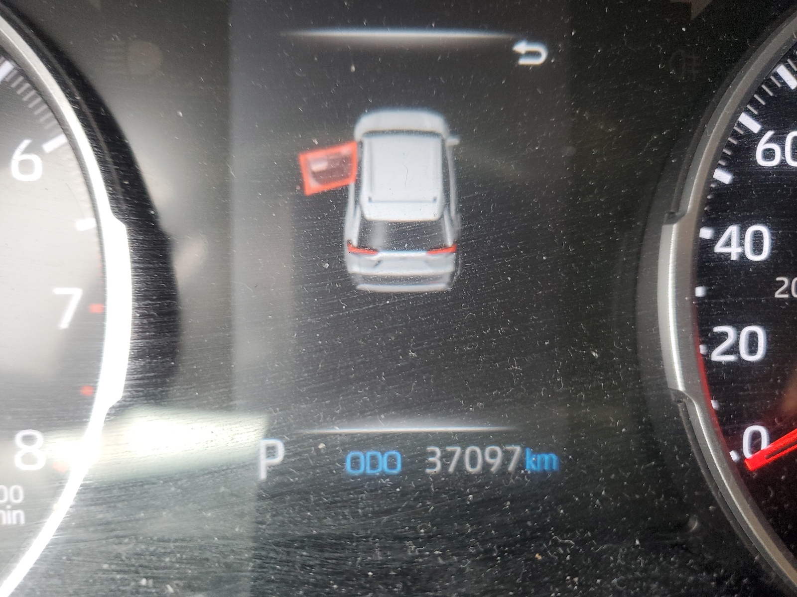 Photo 8 from auction – 2019 TOYOTA RAV4 LE with VIN 2T3B1RFV2KW045761