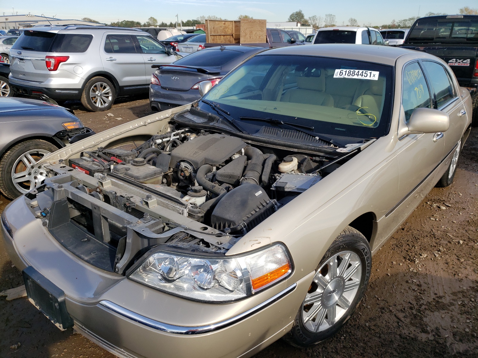 Photo 2 from auction – 2011 LINCOLN TOWN CAR S with VIN 2LNBL8CV4BX752130
