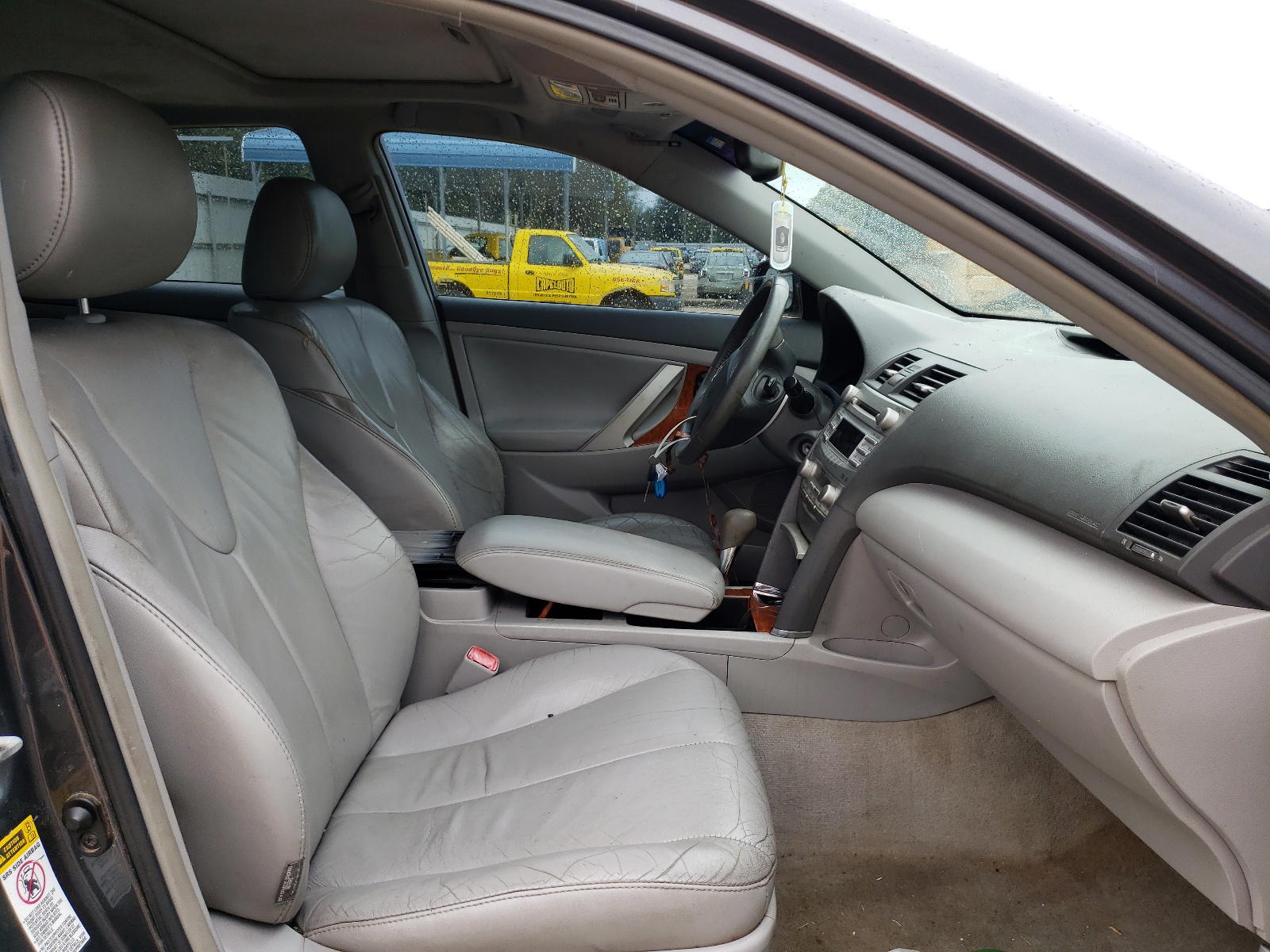 Photo 16 from auction – 2010 TOYOTA CAMRY BASE with VIN 4T1BF3EK5AU054077