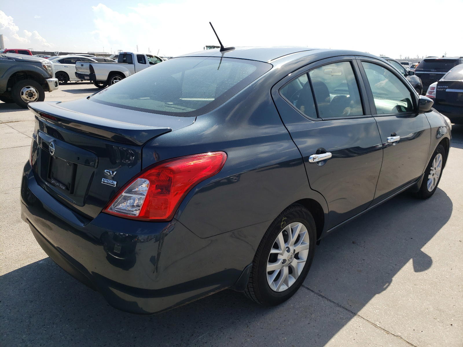 Photo 4 from auction – 2017 NISSAN VERSA S with VIN 3N1CN7AP1HL906906