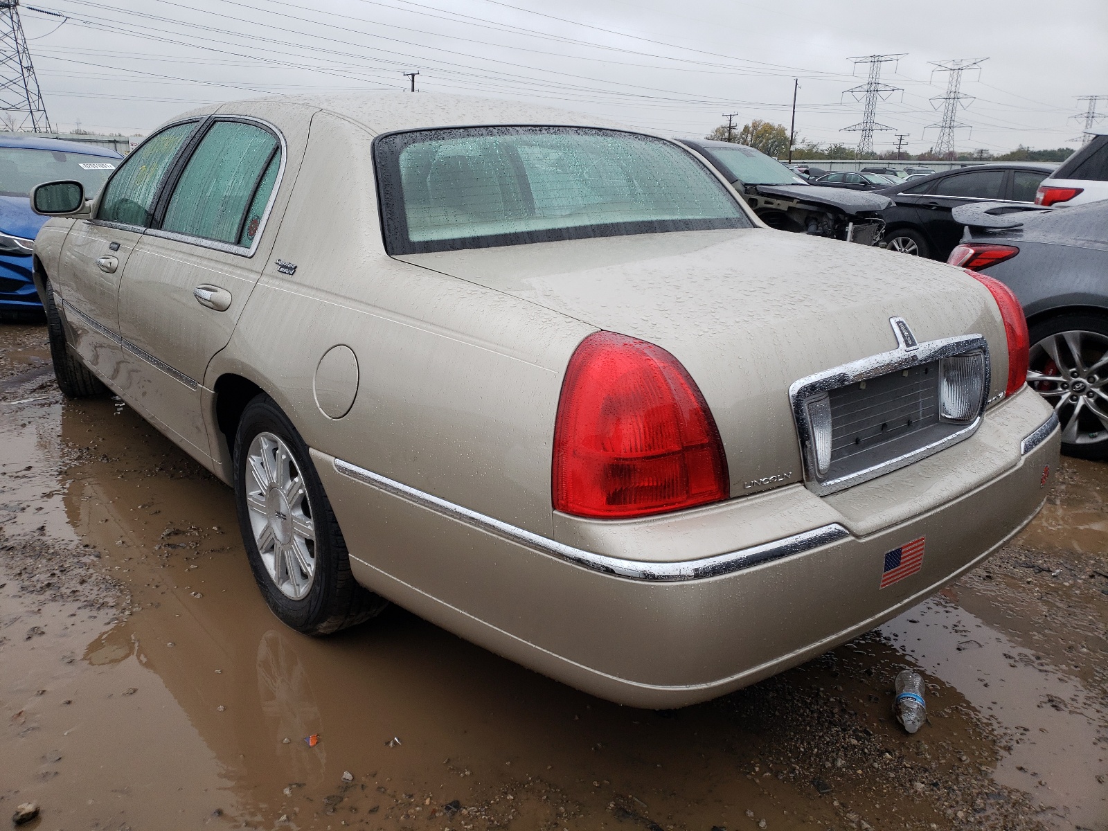 Photo 3 from auction – 2011 LINCOLN TOWN CAR S with VIN 2LNBL8CV4BX752130