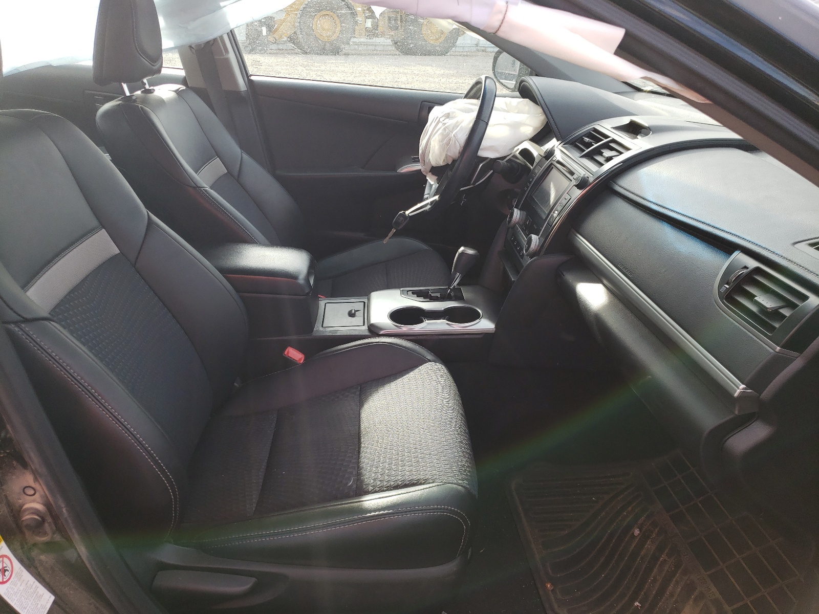 Photo 5 from auction – 2014 TOYOTA CAMRY L with VIN 4T1BF1FK4EU457346