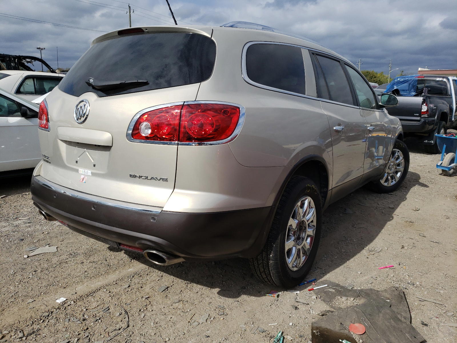 Photo 4 from auction – 2012 BUICK ENCLAVE with VIN 5GAKRCEDXCJ313343